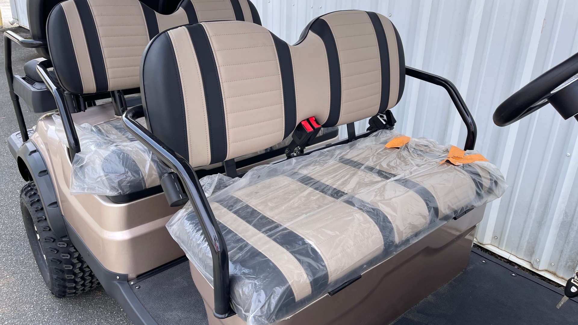 Used 2021 ICON I60L LIFTED ELECTRIC CAR / 6-PASSENGER GOLF CART / 25MPH / NEW / 1-MILE for sale Sold at Formula Imports in Charlotte NC 28227 6