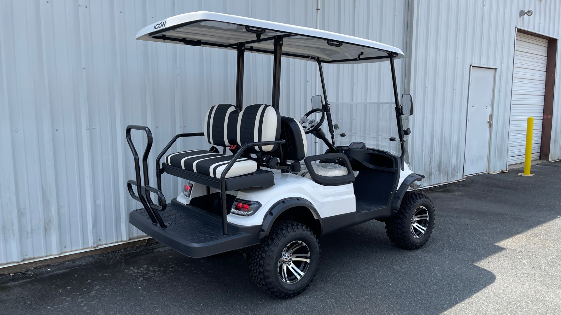 Used 2021 ICON i40L LIFTED ELECTRIC CAR / 4-PASSENGER GOLF CART / 25MPH / NEW / 1-MILE for sale Sold at Formula Imports in Charlotte NC 28227 2