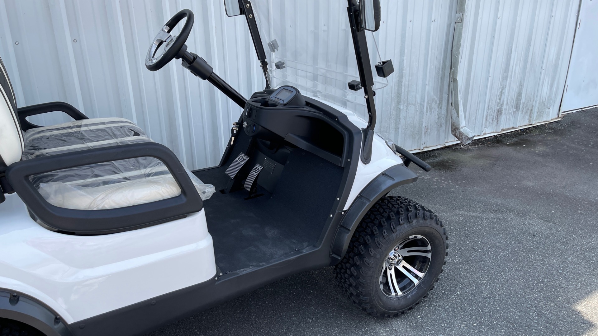 Used 2021 ICON i40L LIFTED ELECTRIC CAR / 4-PASSENGER GOLF CART / 25MPH / NEW / 1-MILE for sale Sold at Formula Imports in Charlotte NC 28227 34