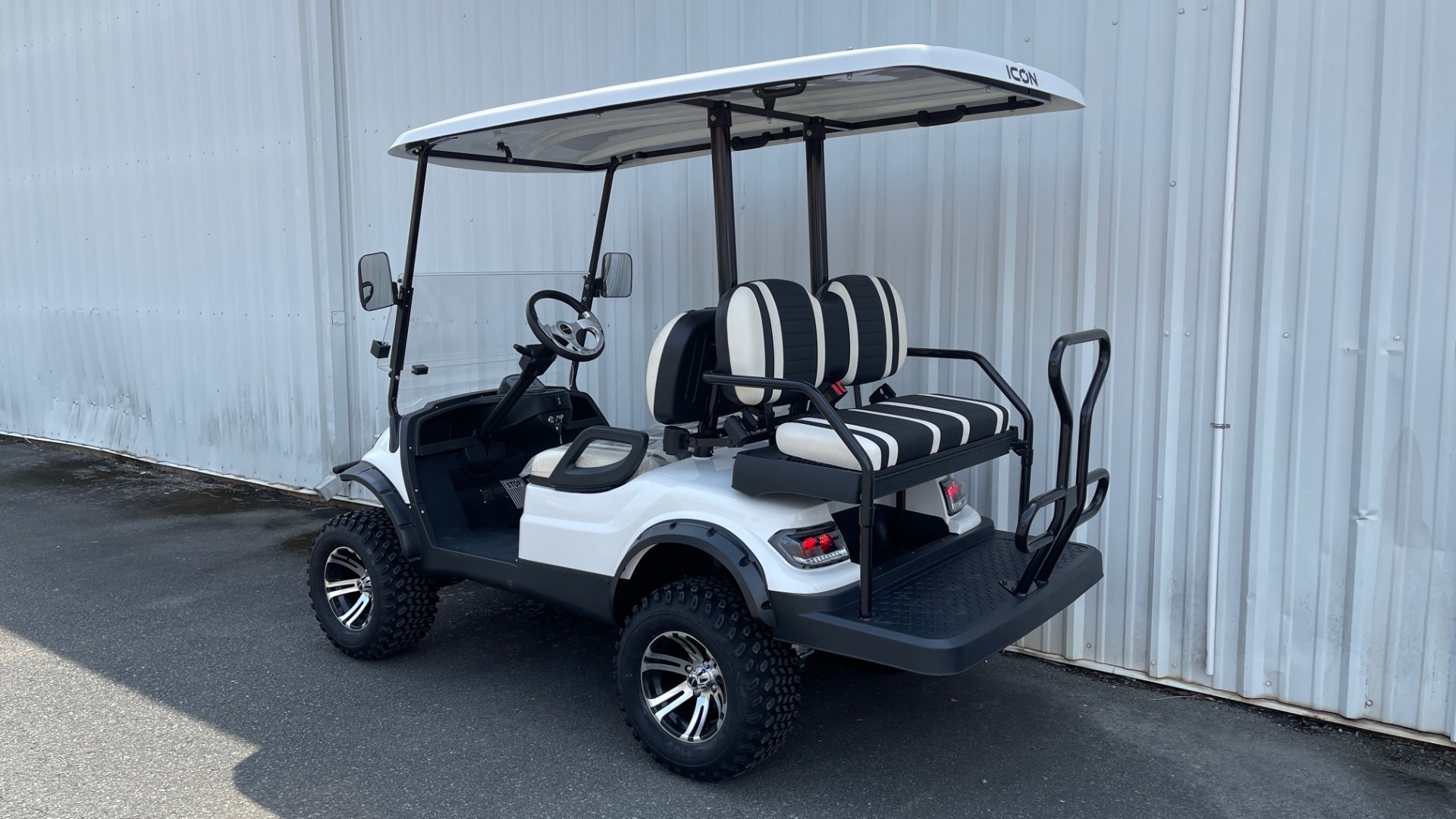 Used 2021 ICON i40L LIFTED ELECTRIC CAR / 4-PASSENGER GOLF CART / 25MPH / NEW / 1-MILE for sale Sold at Formula Imports in Charlotte NC 28227 4