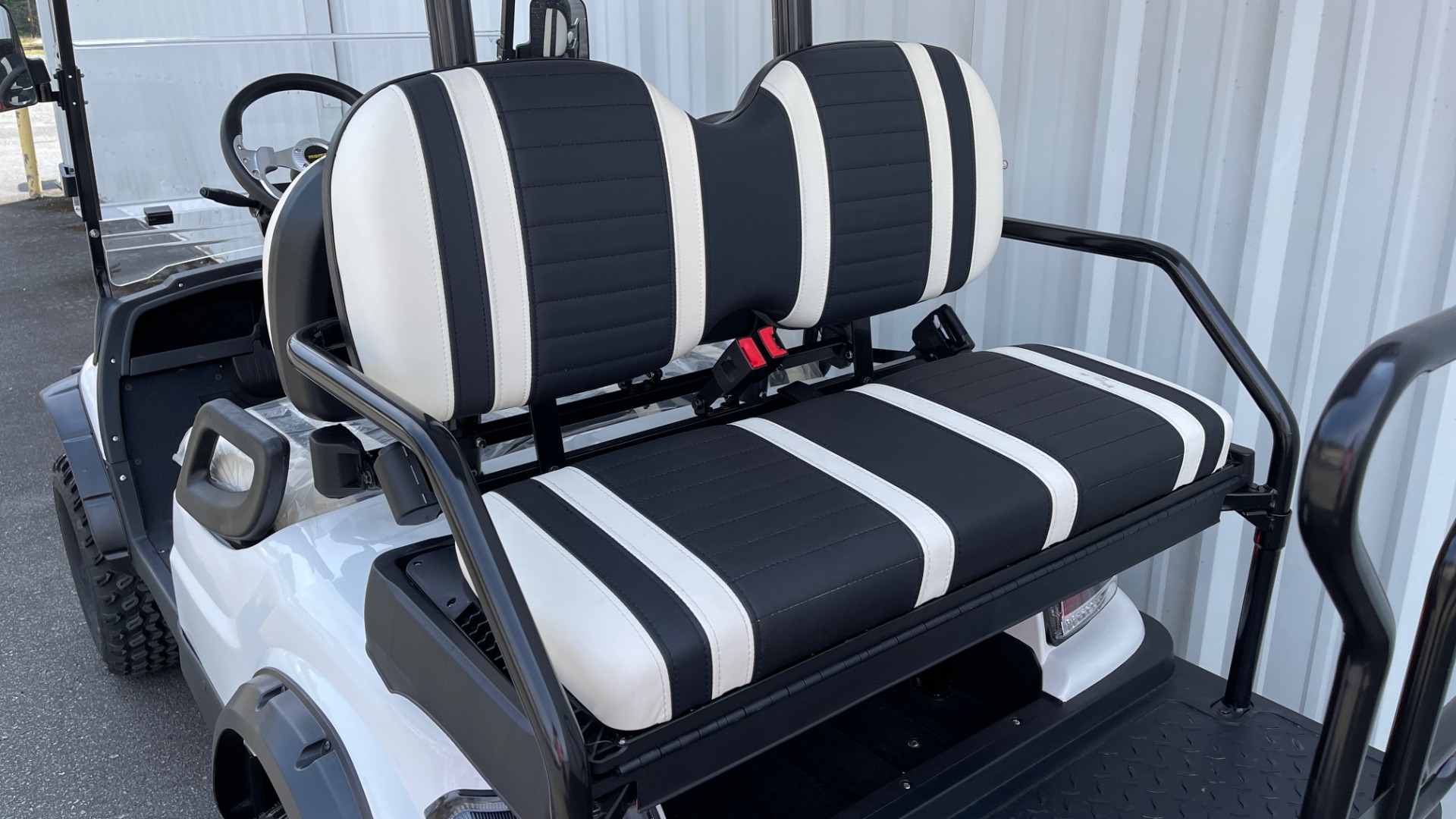 Used 2021 ICON i40L LIFTED ELECTRIC CAR / 4-PASSENGER GOLF CART / 25MPH / NEW / 1-MILE for sale Sold at Formula Imports in Charlotte NC 28227 6