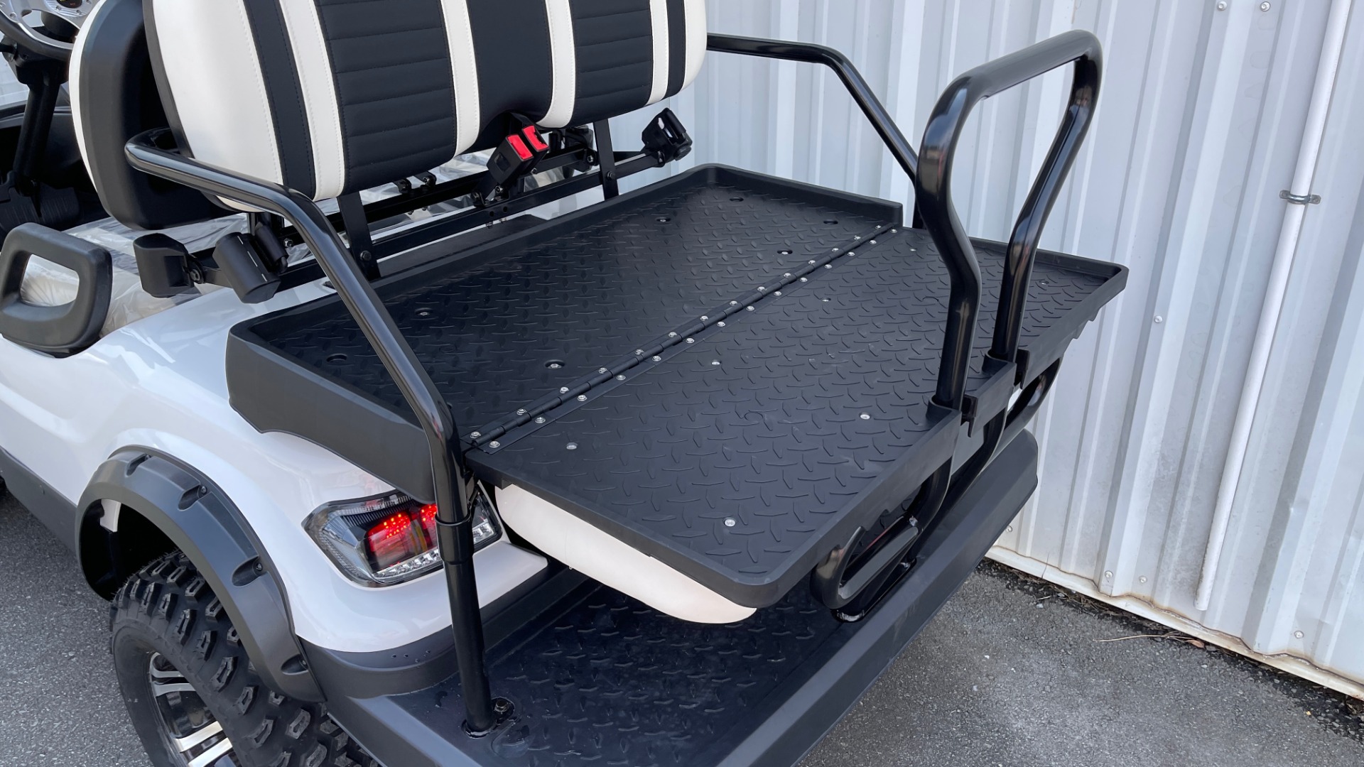 Used 2021 ICON i40L LIFTED ELECTRIC CAR / 4-PASSENGER GOLF CART / 25MPH / NEW / 1-MILE for sale Sold at Formula Imports in Charlotte NC 28227 8