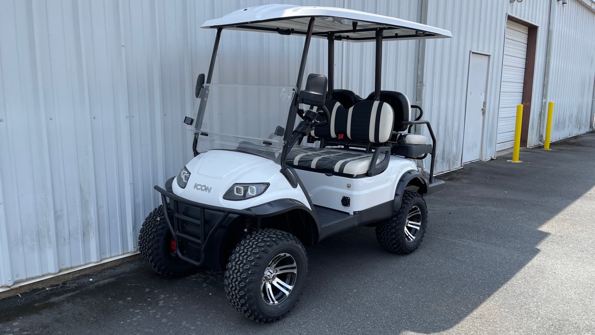 Used 2021 ICON i40L LIFTED ELECTRIC CAR / 4-PASSENGER GOLF CART / 25MPH / NEW / 1-MILE for sale Sold at Formula Imports in Charlotte NC 28227 1