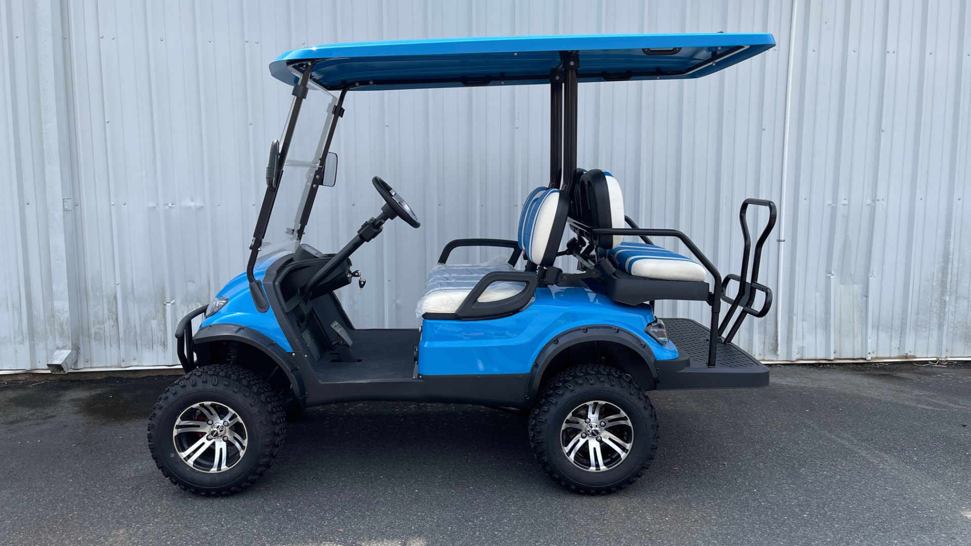 Used 2021 ICON i40L LIFTED ELECTRIC CAR / 4-PASSENGER GOLF CART / 25MPH / NEW / 1-MILE for sale Sold at Formula Imports in Charlotte NC 28227 2