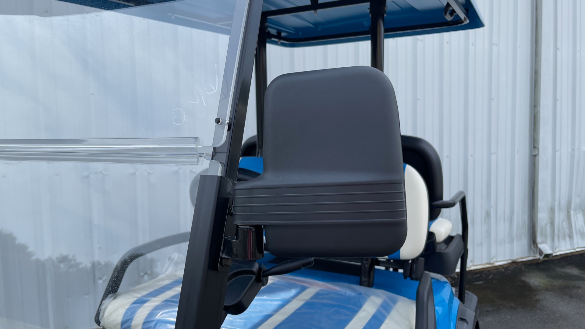 Used 2021 ICON i40L LIFTED ELECTRIC CAR / 4-PASSENGER GOLF CART / 25MPH / NEW / 1-MILE for sale Sold at Formula Imports in Charlotte NC 28227 28