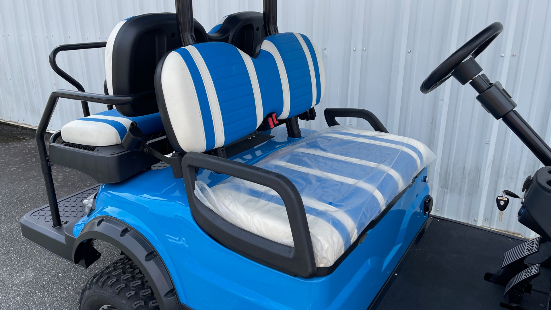 Used 2021 ICON i40L LIFTED ELECTRIC CAR / 4-PASSENGER GOLF CART / 25MPH / NEW / 1-MILE for sale Sold at Formula Imports in Charlotte NC 28227 9
