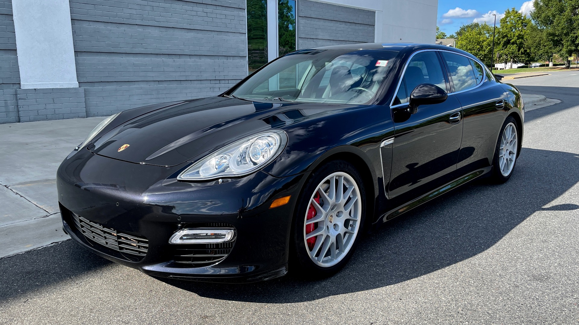 Used 2010 Porsche PANAMERA 4DR HB TURBO / SPORT CHRONO / BURMESTER / AUTO CLIMATE CONTROL for sale Sold at Formula Imports in Charlotte NC 28227 3