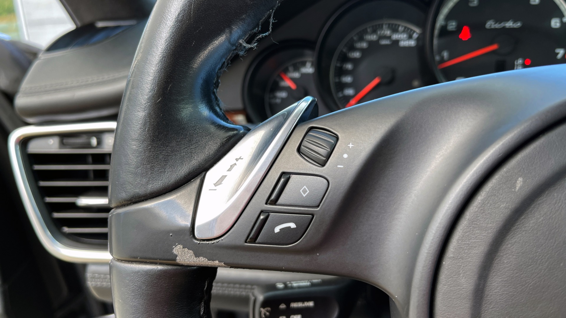 Used 2010 Porsche PANAMERA 4DR HB TURBO / SPORT CHRONO / BURMESTER / AUTO CLIMATE CONTROL for sale Sold at Formula Imports in Charlotte NC 28227 39