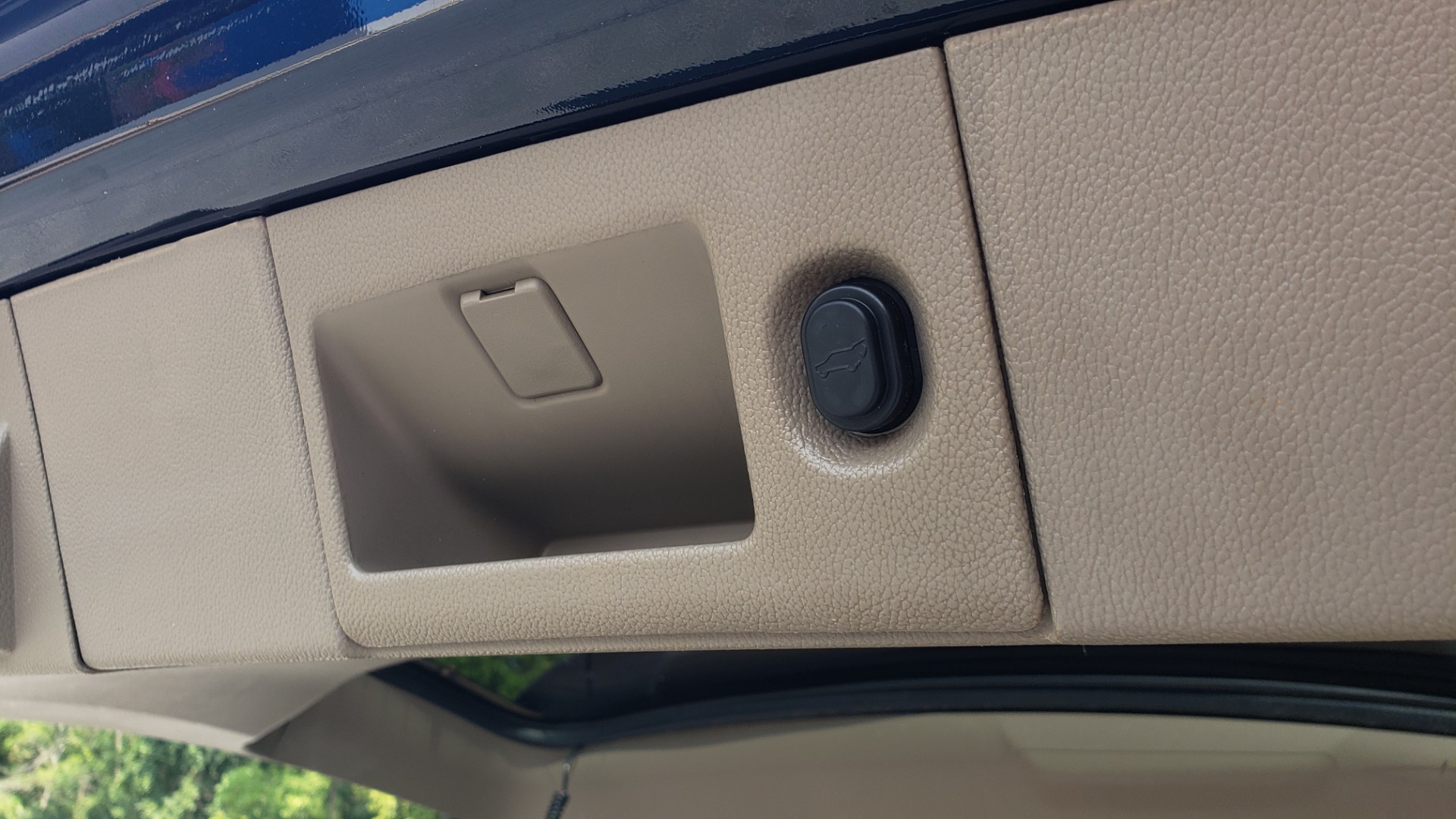 Used 2015 Chevrolet SURBURBAN LTZ 4WD / NAV / SUNROOF / 3-ROW / ENTERTAINMENT / REARVIEW for sale Sold at Formula Imports in Charlotte NC 28227 13