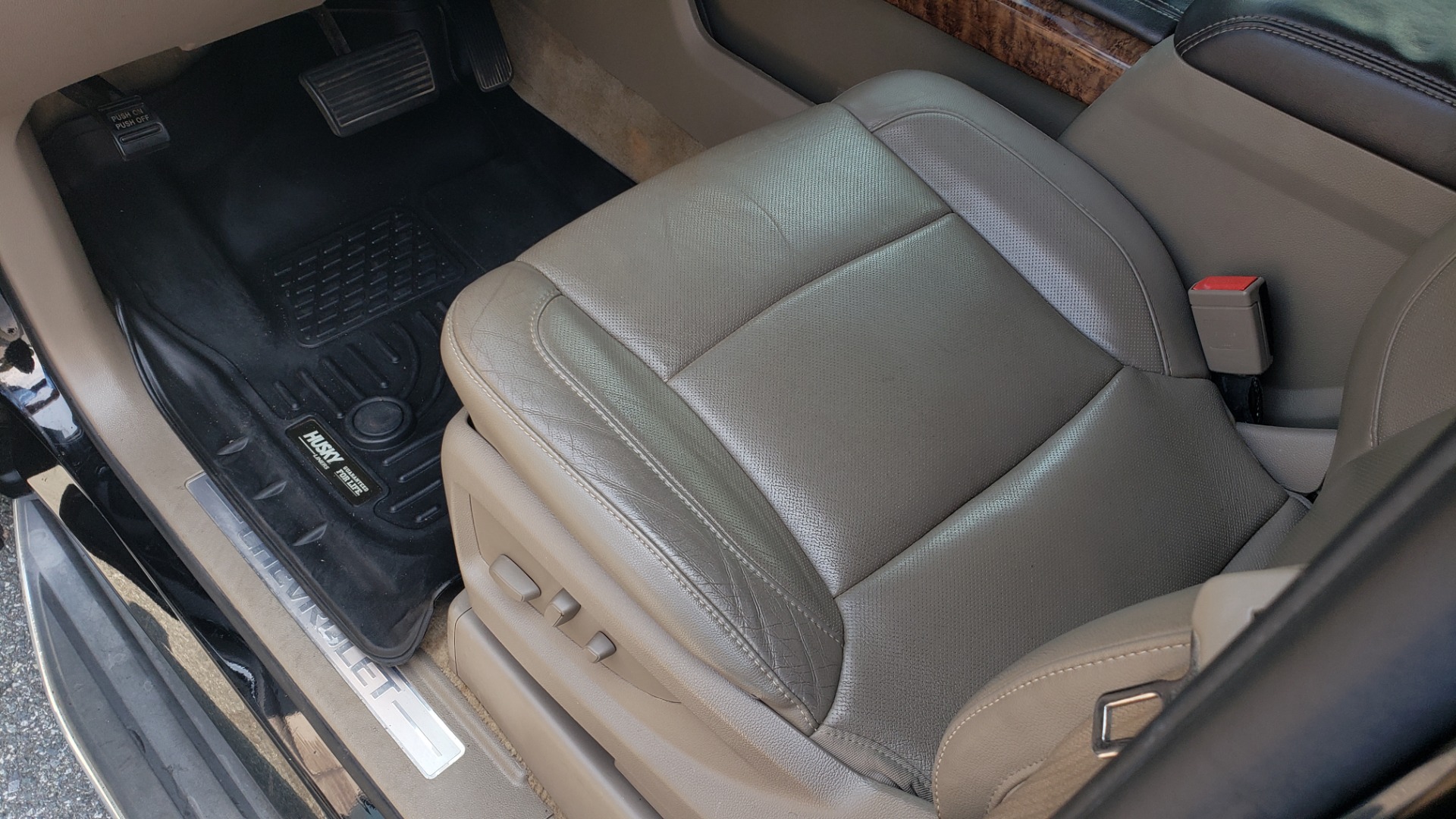 Used 2015 Chevrolet SURBURBAN LTZ 4WD / NAV / SUNROOF / 3-ROW / ENTERTAINMENT / REARVIEW for sale Sold at Formula Imports in Charlotte NC 28227 18