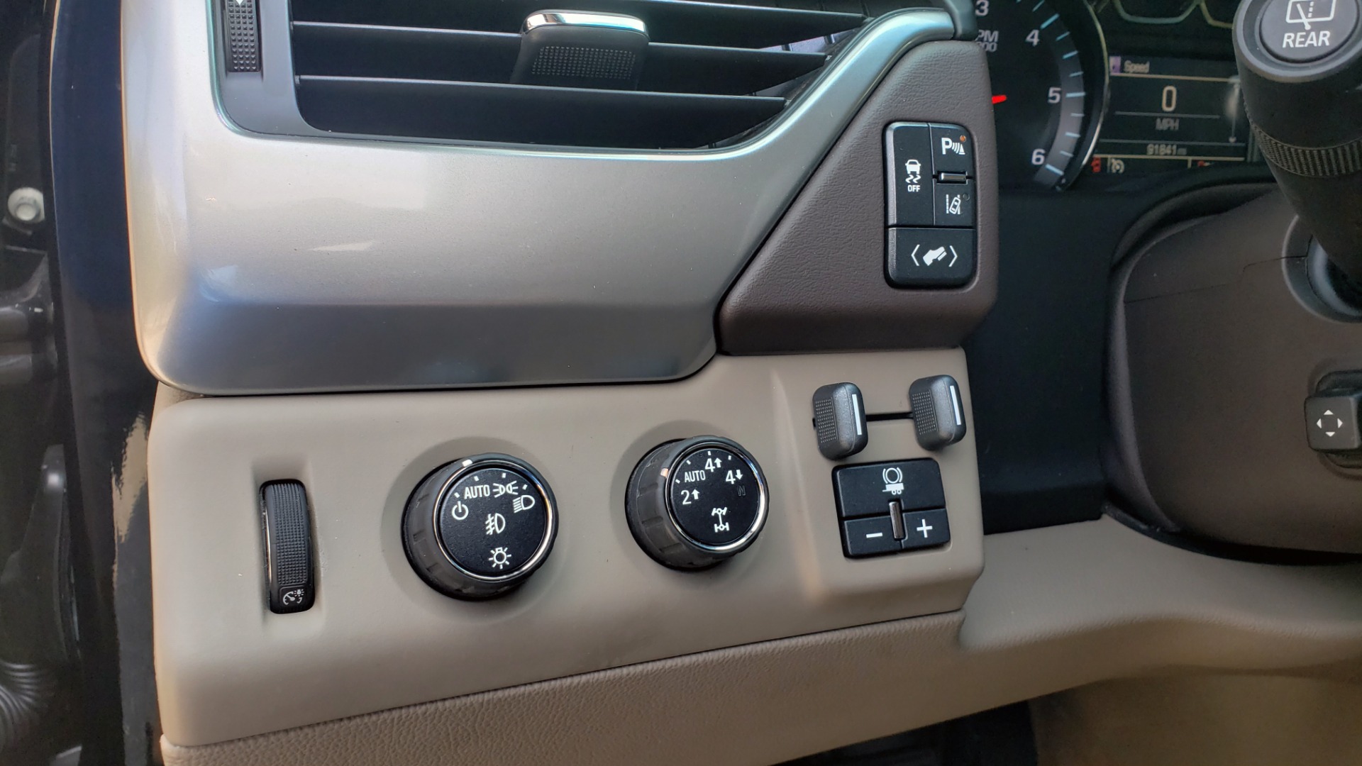 Used 2015 Chevrolet SURBURBAN LTZ 4WD / NAV / SUNROOF / 3-ROW / ENTERTAINMENT / REARVIEW for sale Sold at Formula Imports in Charlotte NC 28227 22
