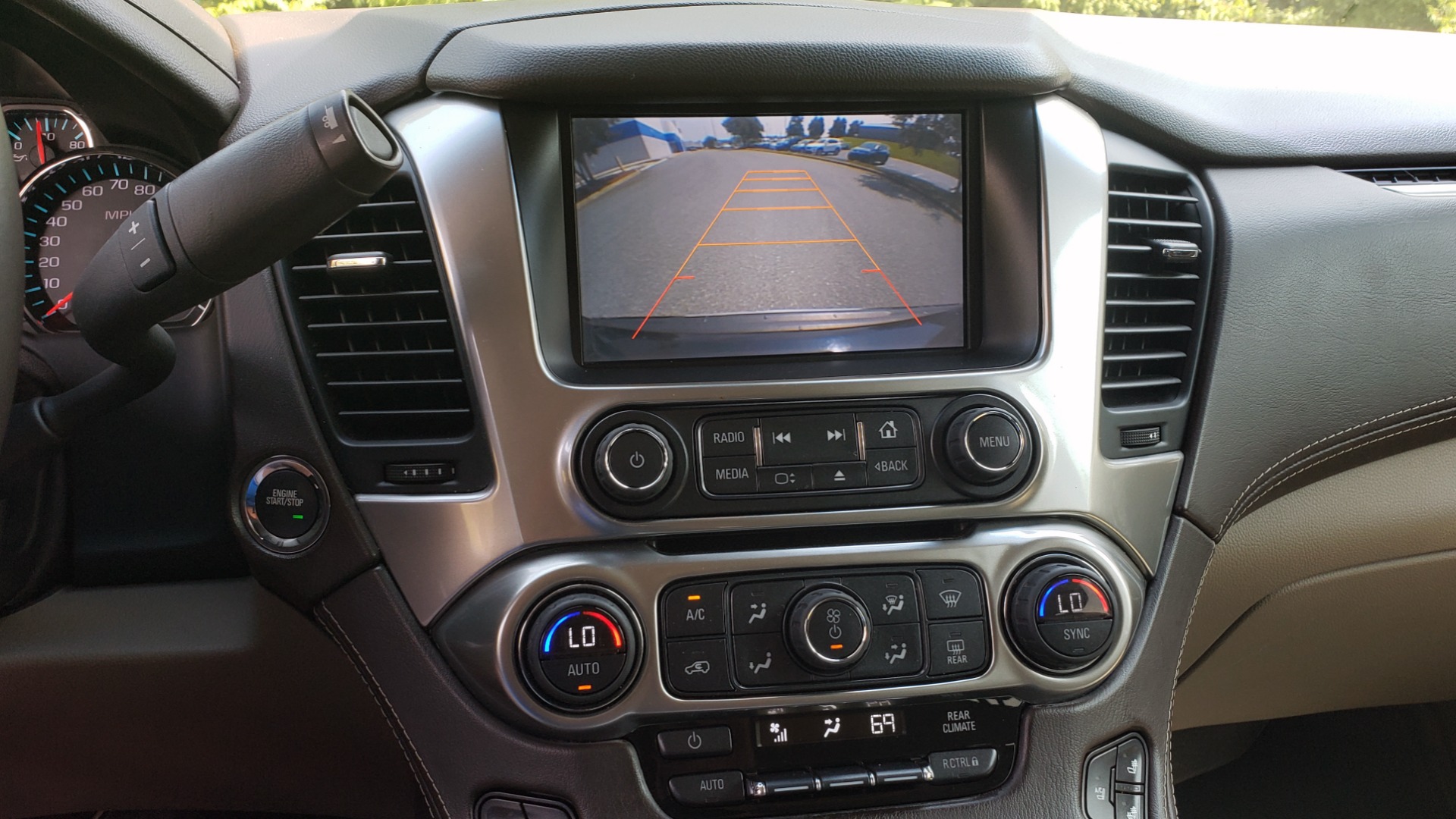 Used 2015 Chevrolet SURBURBAN LTZ 4WD / NAV / SUNROOF / 3-ROW / ENTERTAINMENT / REARVIEW for sale Sold at Formula Imports in Charlotte NC 28227 27