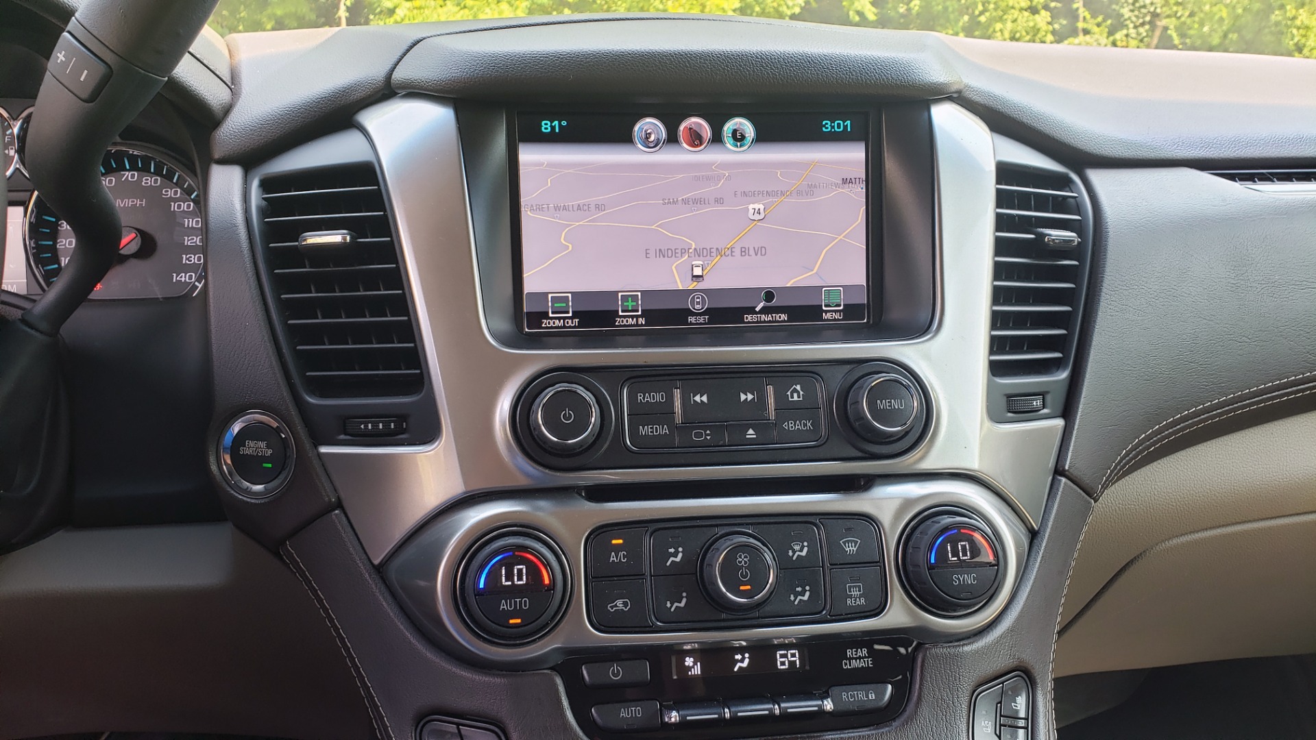 Used 2015 Chevrolet SURBURBAN LTZ 4WD / NAV / SUNROOF / 3-ROW / ENTERTAINMENT / REARVIEW for sale Sold at Formula Imports in Charlotte NC 28227 29