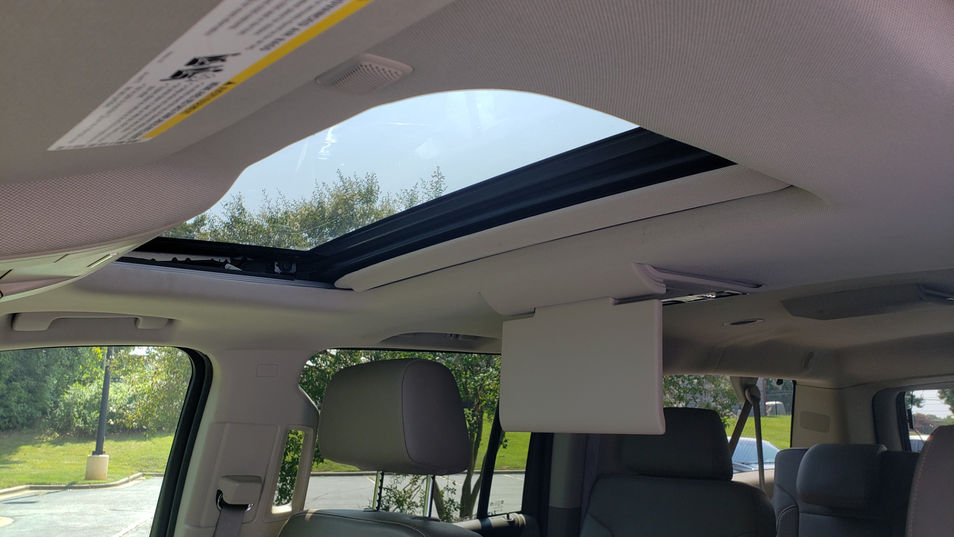 Used 2015 Chevrolet SURBURBAN LTZ 4WD / NAV / SUNROOF / 3-ROW / ENTERTAINMENT / REARVIEW for sale Sold at Formula Imports in Charlotte NC 28227 35