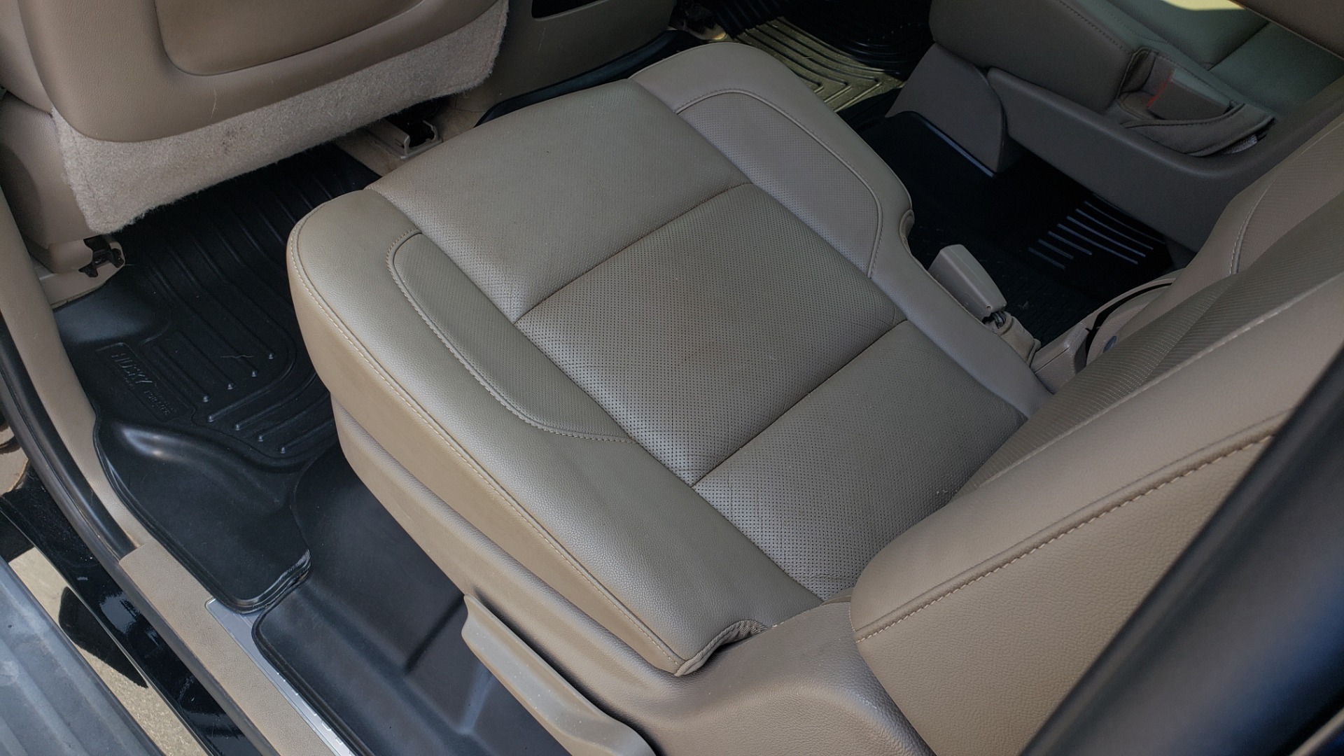Used 2015 Chevrolet SURBURBAN LTZ 4WD / NAV / SUNROOF / 3-ROW / ENTERTAINMENT / REARVIEW for sale Sold at Formula Imports in Charlotte NC 28227 37