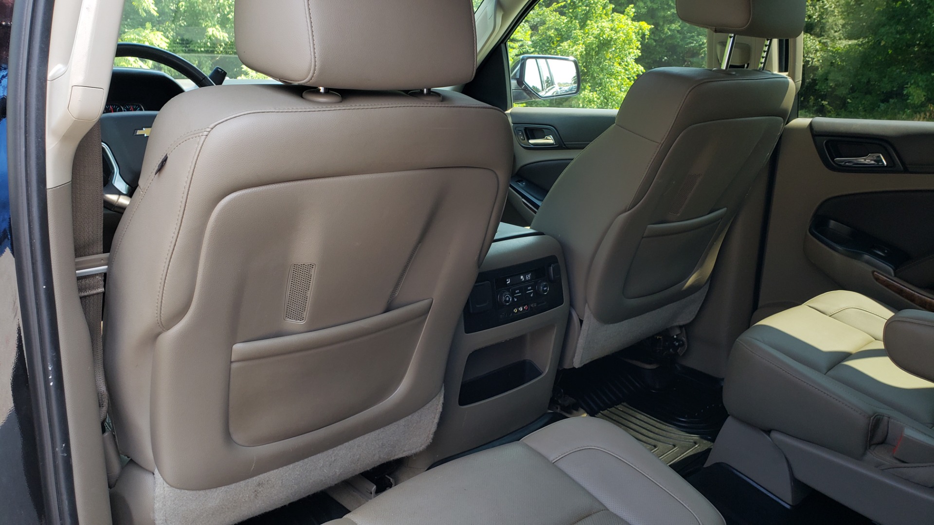Used 2015 Chevrolet SURBURBAN LTZ 4WD / NAV / SUNROOF / 3-ROW / ENTERTAINMENT / REARVIEW for sale Sold at Formula Imports in Charlotte NC 28227 38