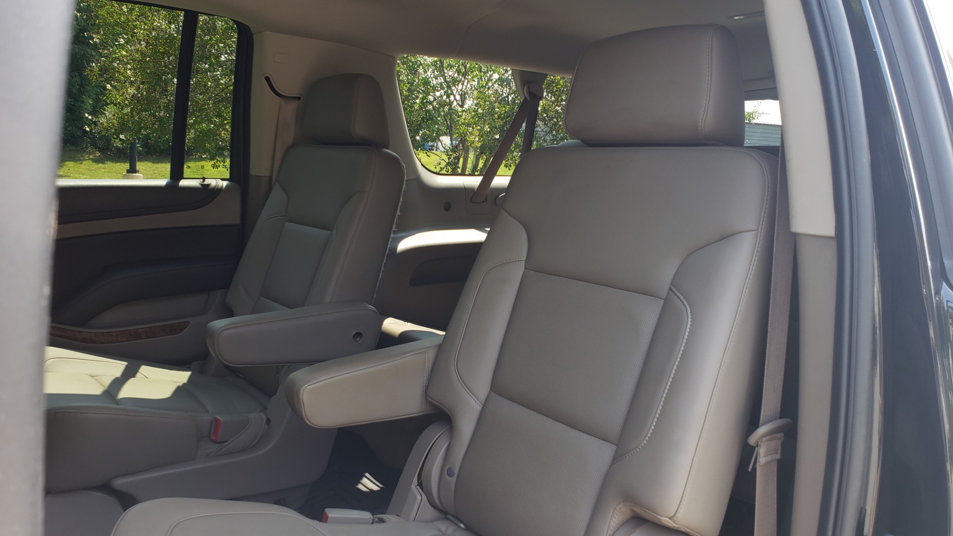 Used 2015 Chevrolet SURBURBAN LTZ 4WD / NAV / SUNROOF / 3-ROW / ENTERTAINMENT / REARVIEW for sale Sold at Formula Imports in Charlotte NC 28227 39