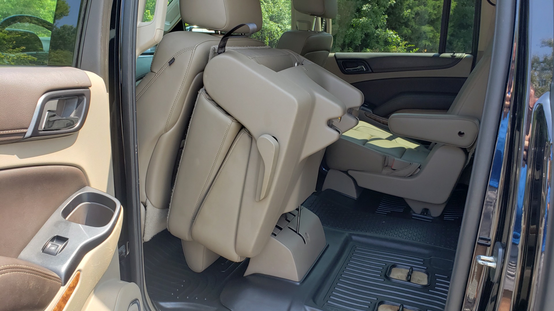Used 2015 Chevrolet SURBURBAN LTZ 4WD / NAV / SUNROOF / 3-ROW / ENTERTAINMENT / REARVIEW for sale Sold at Formula Imports in Charlotte NC 28227 42
