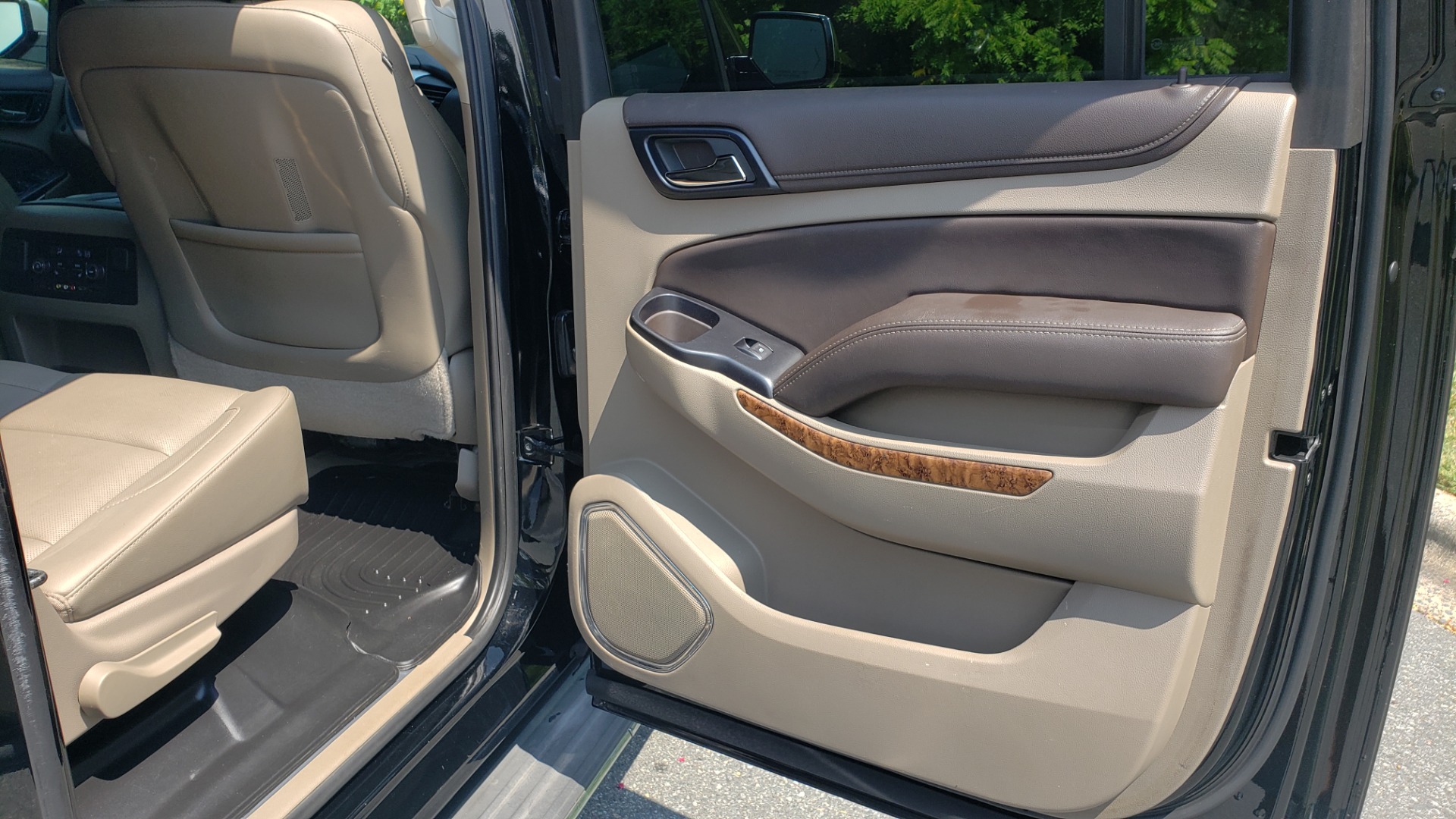 Used 2015 Chevrolet SURBURBAN LTZ 4WD / NAV / SUNROOF / 3-ROW / ENTERTAINMENT / REARVIEW for sale Sold at Formula Imports in Charlotte NC 28227 50
