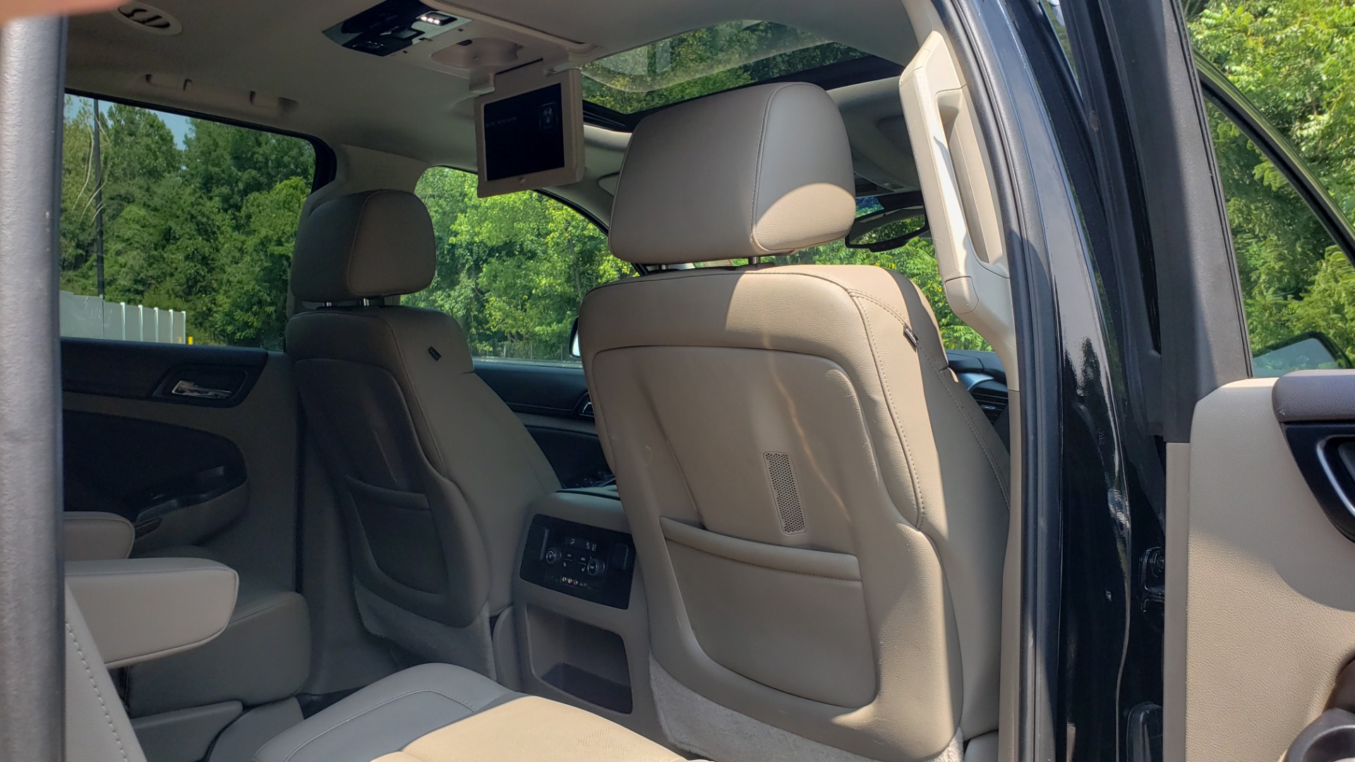 Used 2015 Chevrolet SURBURBAN LTZ 4WD / NAV / SUNROOF / 3-ROW / ENTERTAINMENT / REARVIEW for sale Sold at Formula Imports in Charlotte NC 28227 52