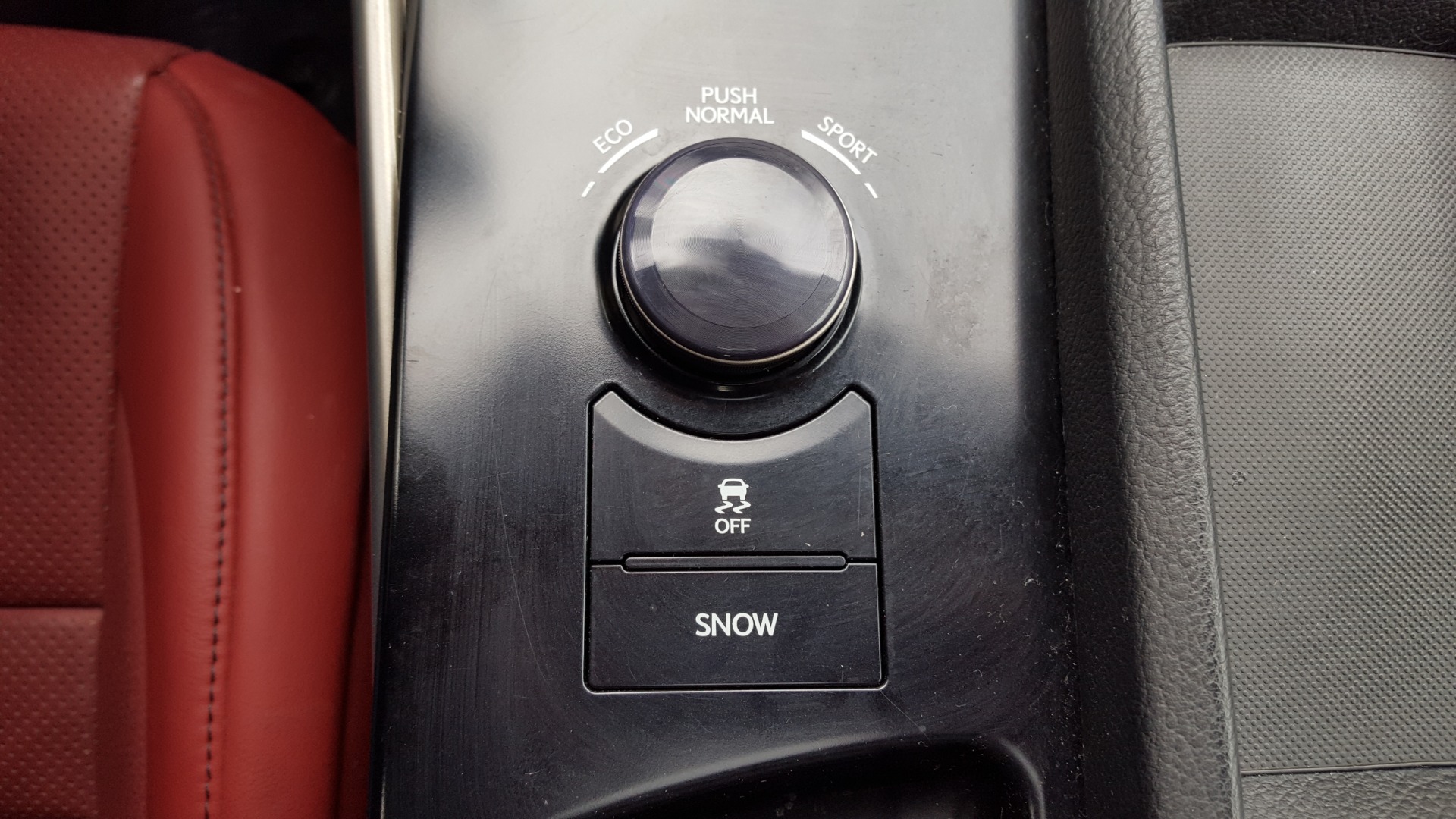 Used 2014 Lexus IS 250 F-SPORT SEDAN / BLIND SPOT MONITOR / REARVIEW / 18IN WHEELS for sale Sold at Formula Imports in Charlotte NC 28227 57