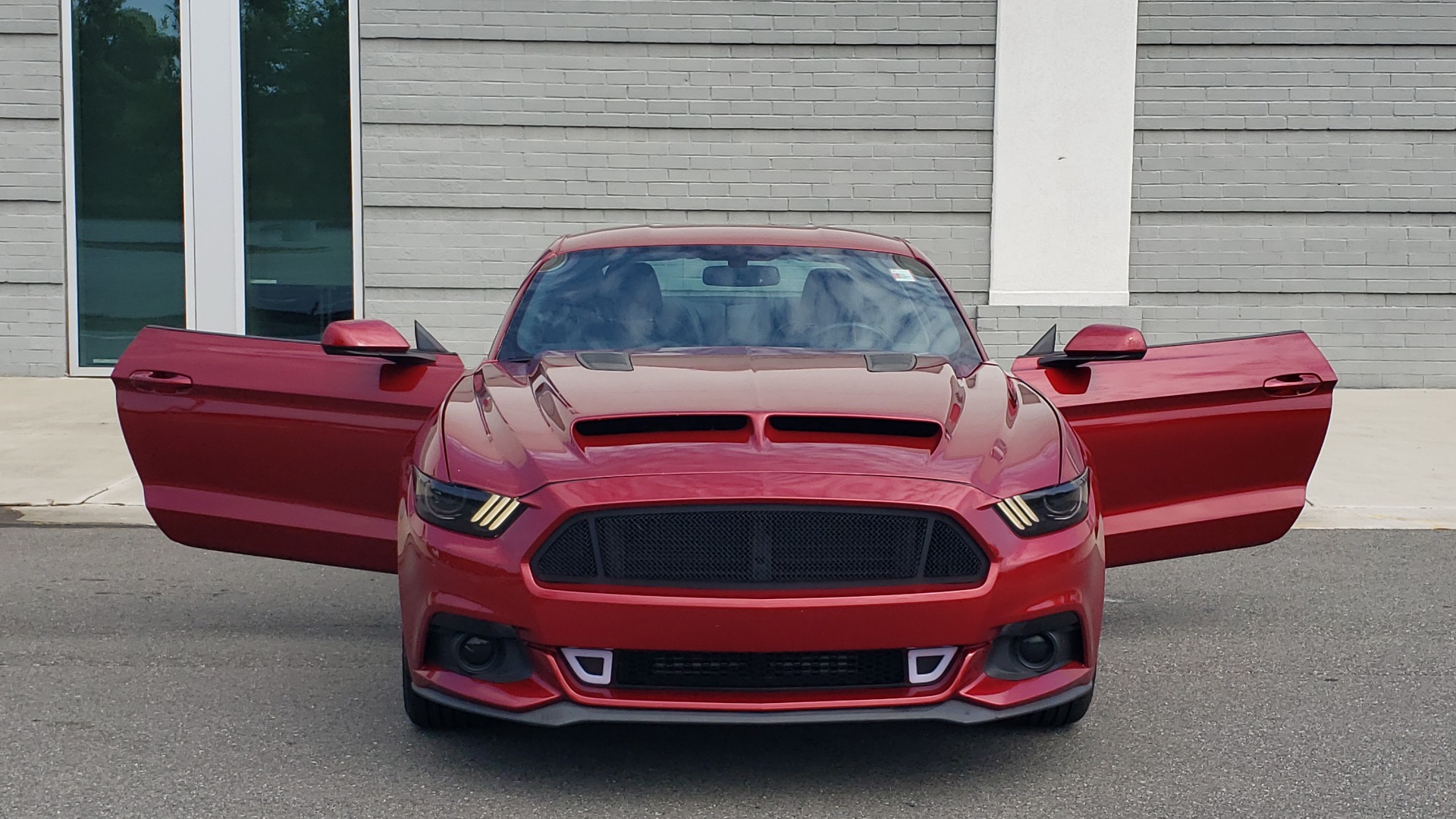 Used 2015 Ford MUSTANG ECOBOOST PREMIUM COUPE / 2.3L TURBO / AUTO / SYNC / DUAL-ZONE A/C for sale Sold at Formula Imports in Charlotte NC 28227 23