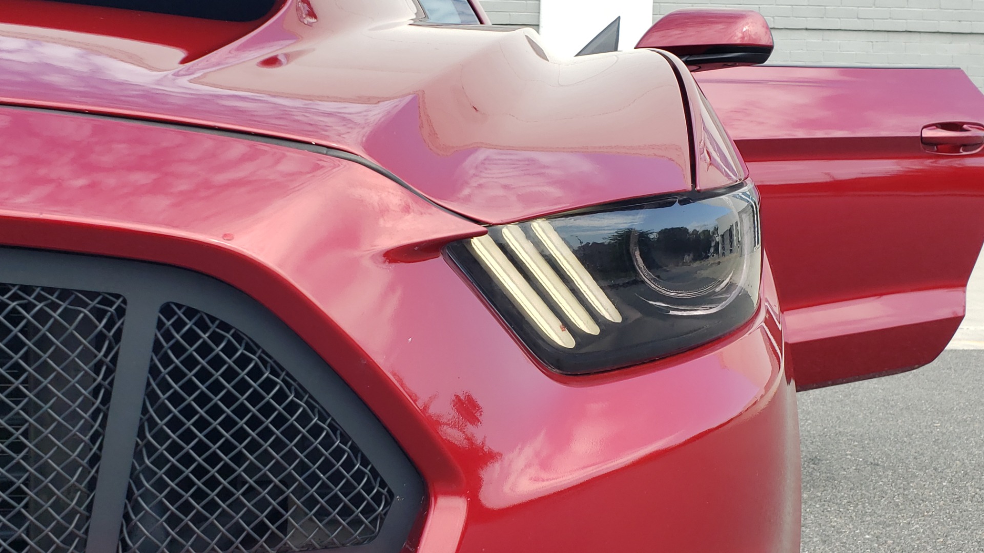 Used 2015 Ford MUSTANG ECOBOOST PREMIUM COUPE / 2.3L TURBO / AUTO / SYNC / DUAL-ZONE A/C for sale Sold at Formula Imports in Charlotte NC 28227 25