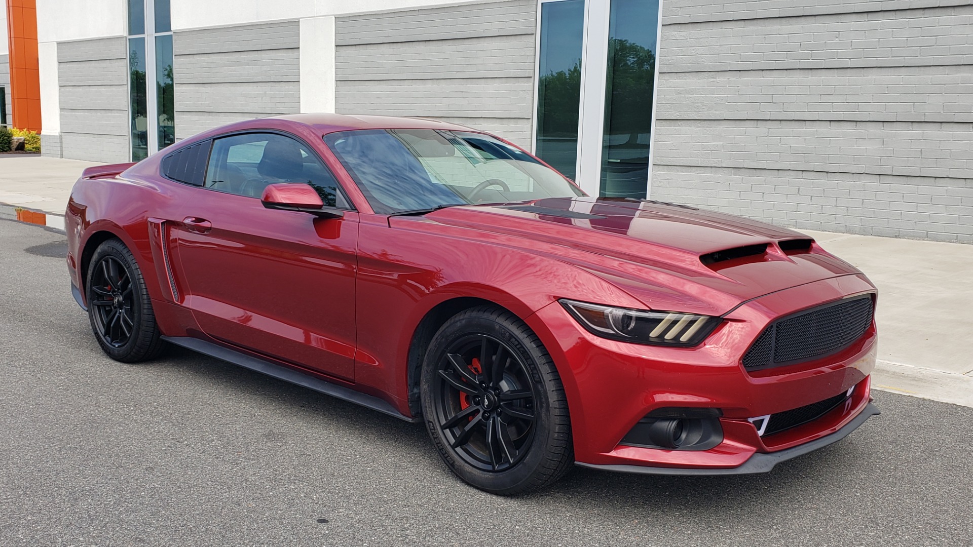 Used 2015 Ford MUSTANG ECOBOOST PREMIUM COUPE / 2.3L TURBO / AUTO / SYNC / DUAL-ZONE A/C for sale Sold at Formula Imports in Charlotte NC 28227 7