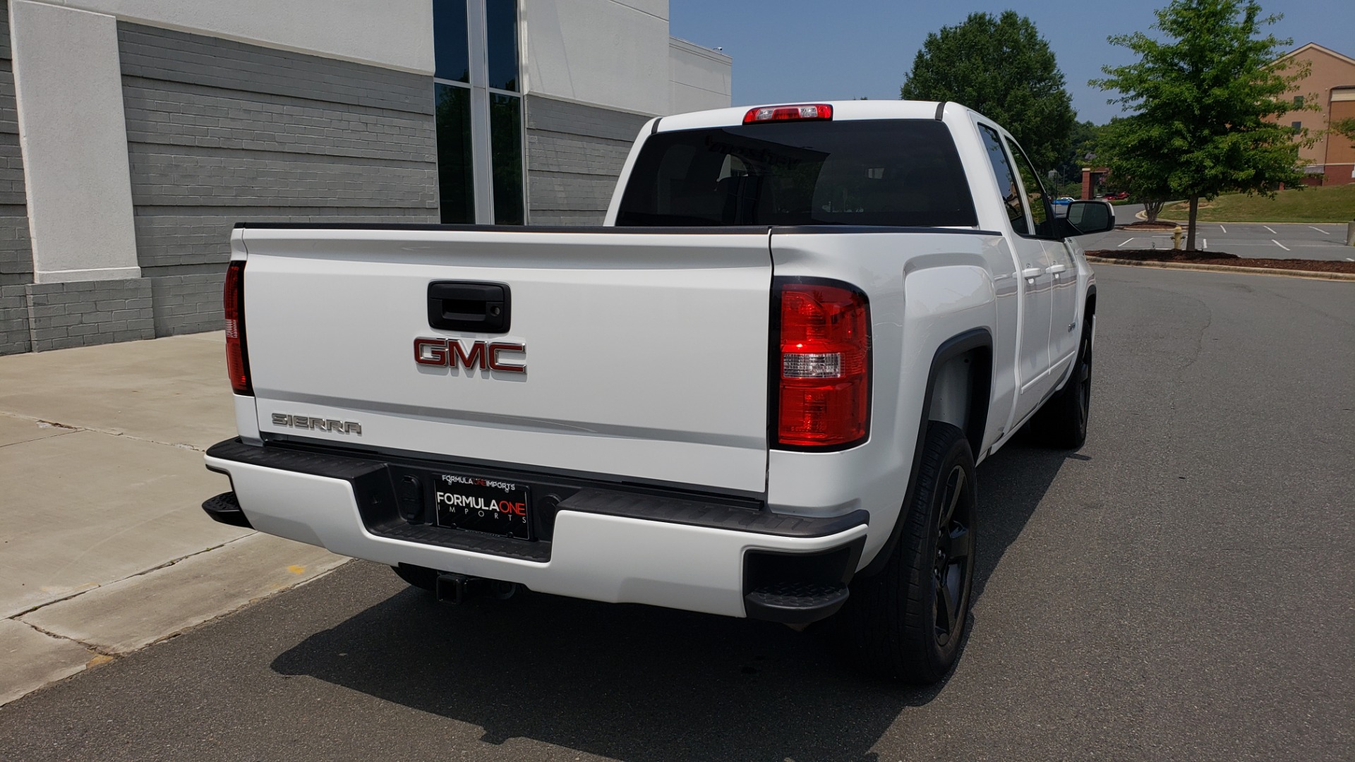 Used 2018 GMC SIERRA 1500 4WD DOUBLECAB / 143.5IN / 5.3L V8 / 6-SPD AUTO / REARVIEW for sale Sold at Formula Imports in Charlotte NC 28227 2