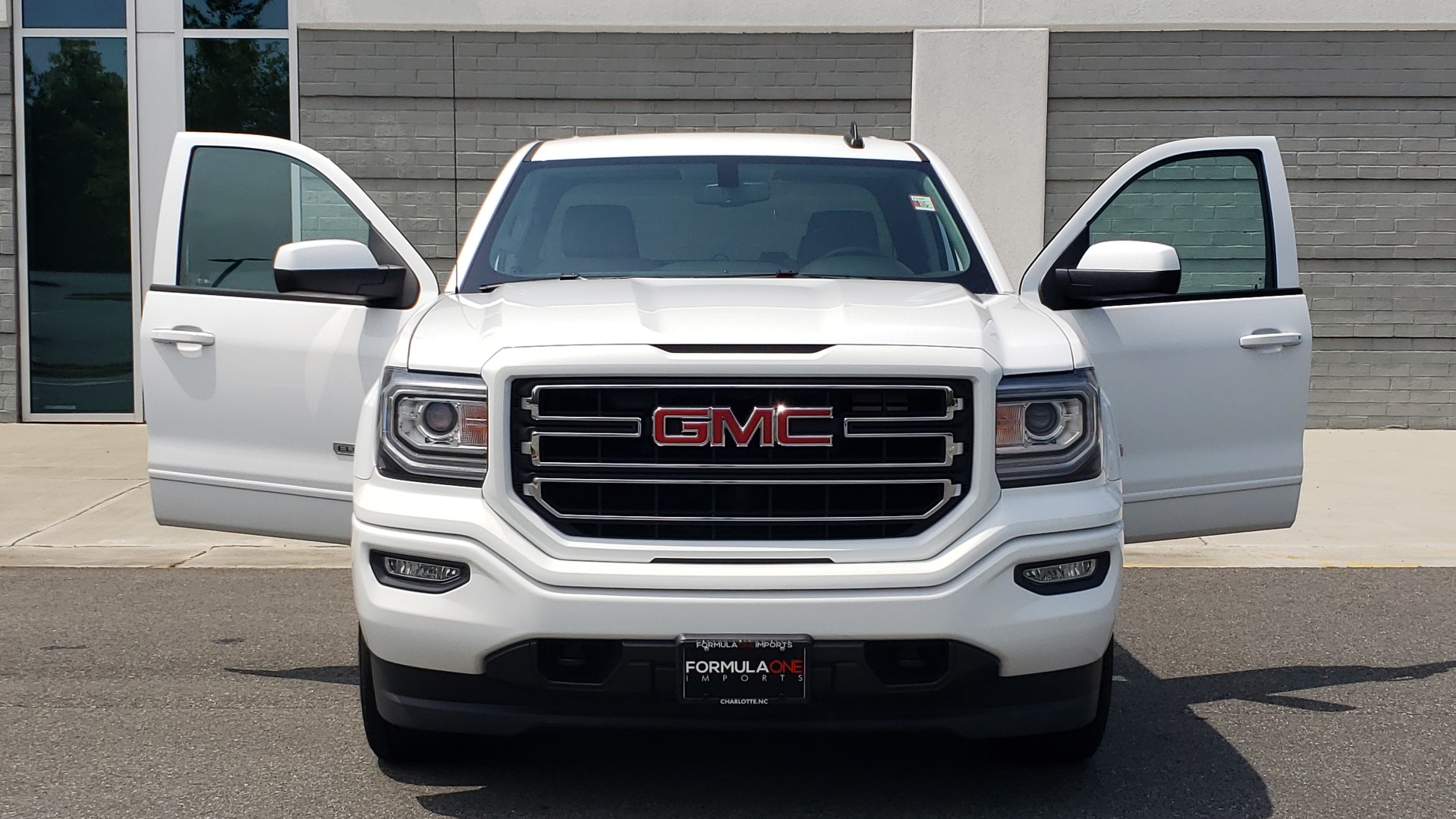 Used 2018 GMC SIERRA 1500 4WD DOUBLECAB / 143.5IN / 5.3L V8 / 6-SPD AUTO / REARVIEW for sale Sold at Formula Imports in Charlotte NC 28227 20