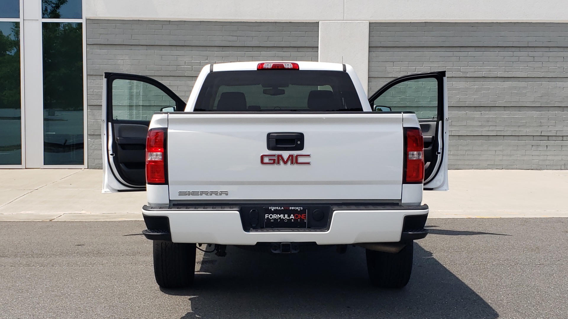 Used 2018 GMC SIERRA 1500 4WD DOUBLECAB / 143.5IN / 5.3L V8 / 6-SPD AUTO / REARVIEW for sale Sold at Formula Imports in Charlotte NC 28227 27