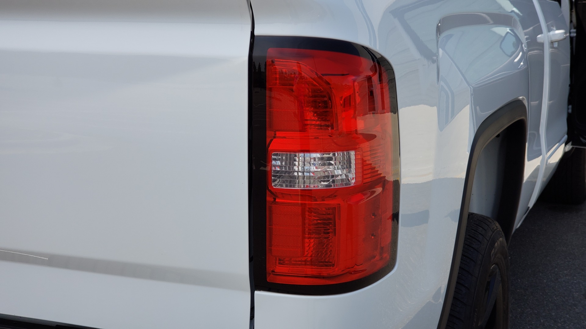 Used 2018 GMC SIERRA 1500 4WD DOUBLECAB / 143.5IN / 5.3L V8 / 6-SPD AUTO / REARVIEW for sale Sold at Formula Imports in Charlotte NC 28227 29