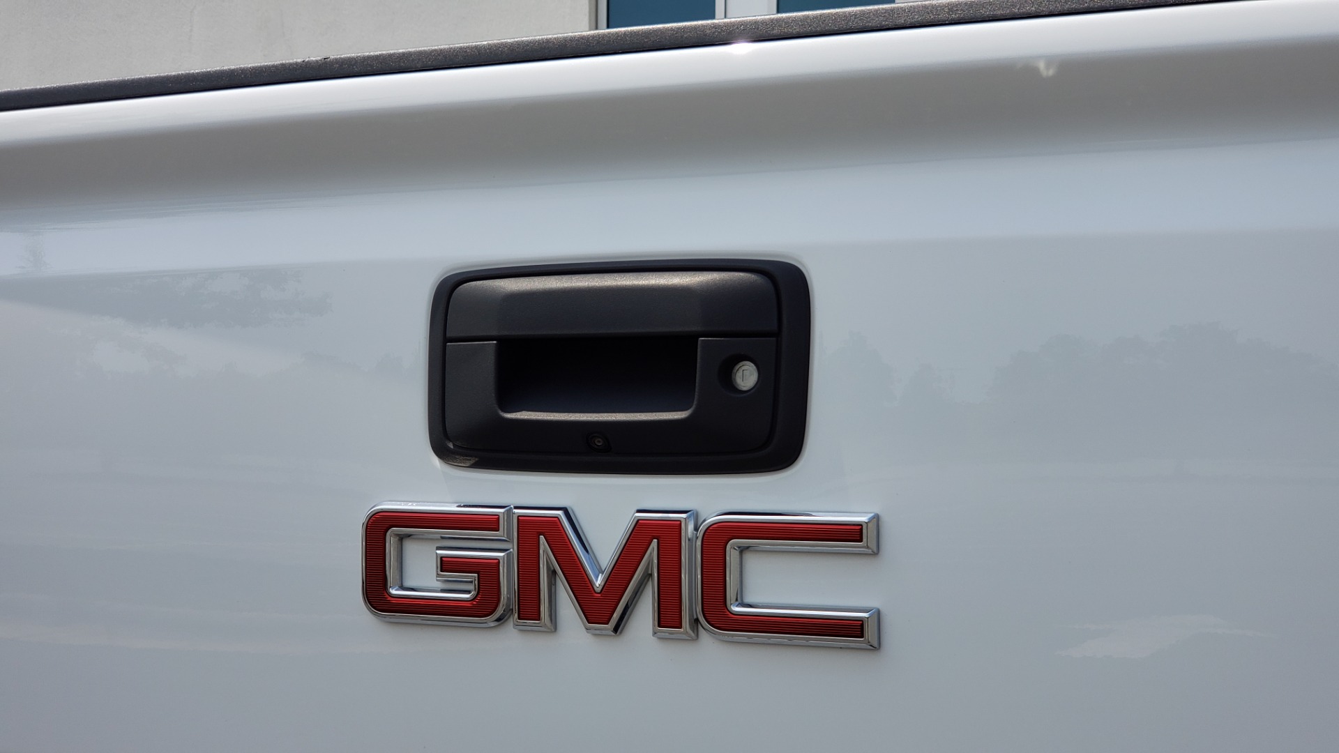 Used 2018 GMC SIERRA 1500 4WD DOUBLECAB / 143.5IN / 5.3L V8 / 6-SPD AUTO / REARVIEW for sale Sold at Formula Imports in Charlotte NC 28227 30