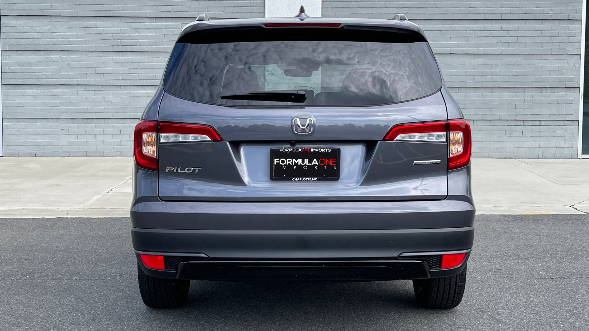 Used 2021 Honda PILOT SE / 3.5L V6 / 9-SPD AUTO / SUNROOF / 3-ROW / REARVIEW for sale Sold at Formula Imports in Charlotte NC 28227 14