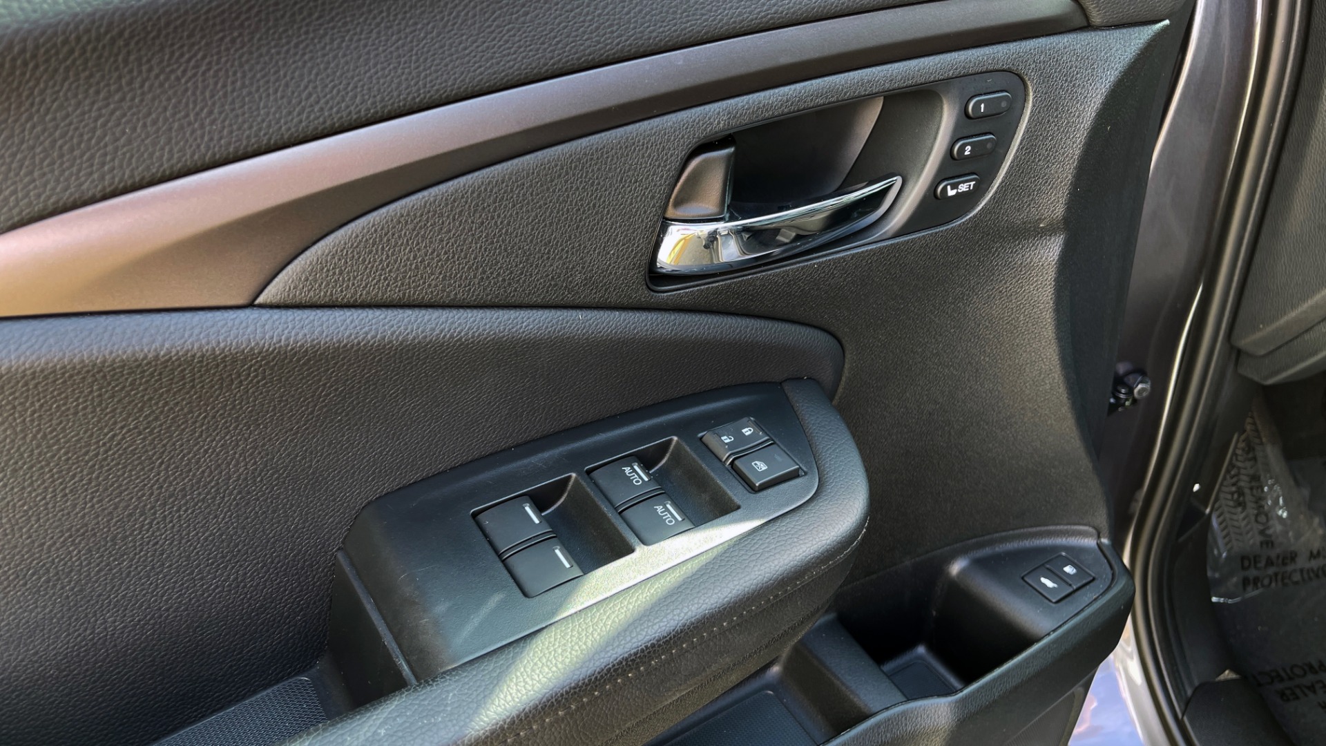 Used 2021 Honda PILOT SE / 3.5L V6 / 9-SPD AUTO / SUNROOF / 3-ROW / REARVIEW for sale Sold at Formula Imports in Charlotte NC 28227 24