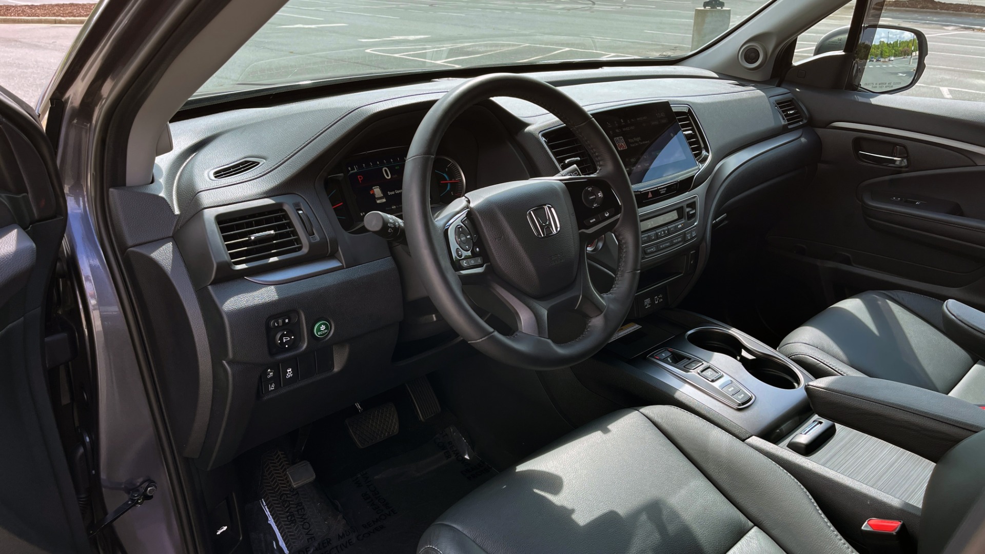 Used 2021 Honda PILOT SE / 3.5L V6 / 9-SPD AUTO / SUNROOF / 3-ROW / REARVIEW for sale Sold at Formula Imports in Charlotte NC 28227 27