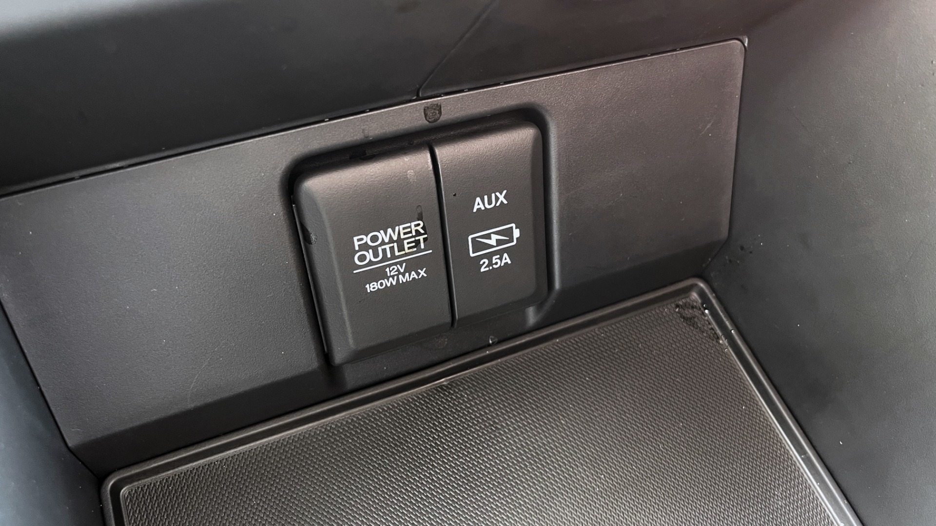 Used 2021 Honda PILOT SE / 3.5L V6 / 9-SPD AUTO / SUNROOF / 3-ROW / REARVIEW for sale Sold at Formula Imports in Charlotte NC 28227 41