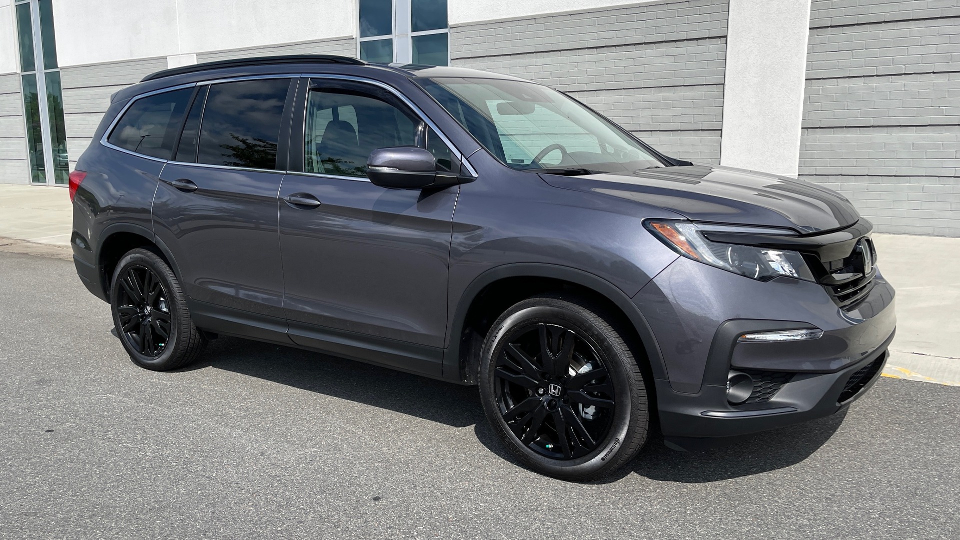 Used 2021 Honda PILOT SE / 3.5L V6 / 9-SPD AUTO / SUNROOF / 3-ROW / REARVIEW for sale Sold at Formula Imports in Charlotte NC 28227 5