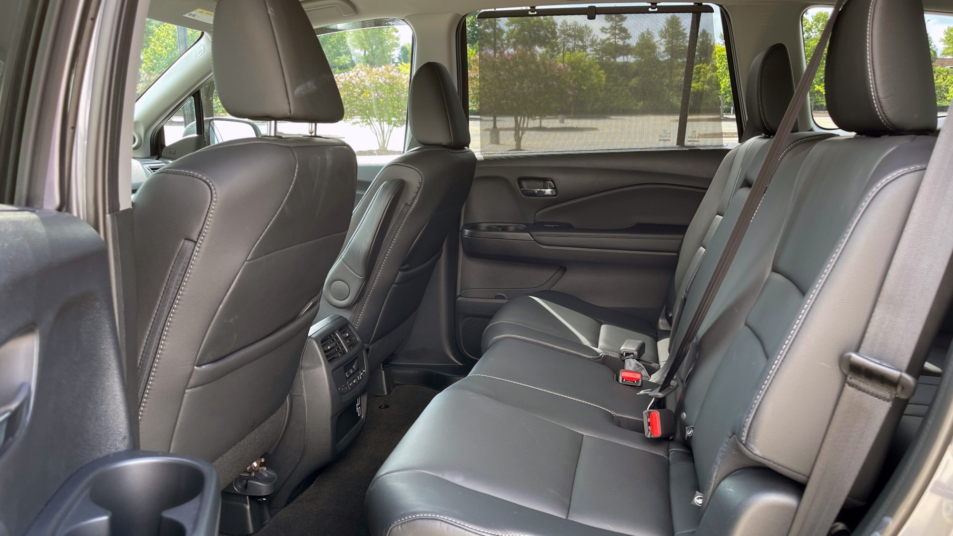 Used 2021 Honda PILOT SE / 3.5L V6 / 9-SPD AUTO / SUNROOF / 3-ROW / REARVIEW for sale Sold at Formula Imports in Charlotte NC 28227 52