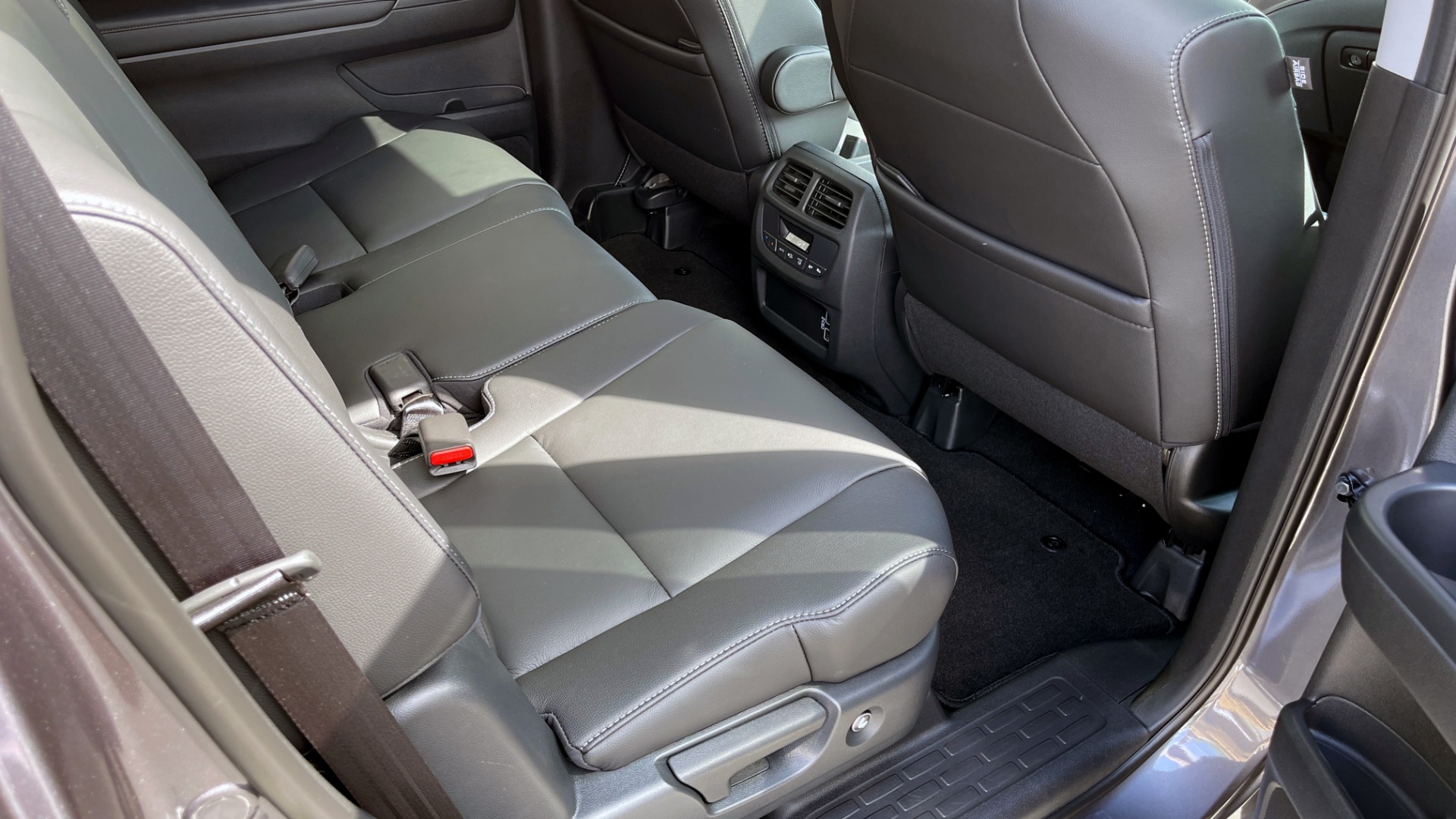 Used 2021 Honda PILOT SE / 3.5L V6 / 9-SPD AUTO / SUNROOF / 3-ROW / REARVIEW for sale Sold at Formula Imports in Charlotte NC 28227 62