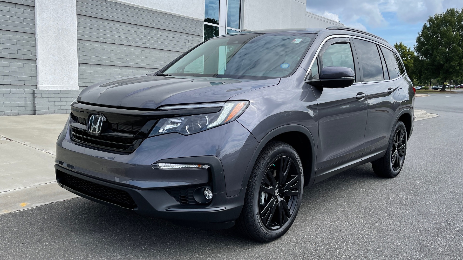 Used 2021 Honda PILOT SE / 3.5L V6 / 9-SPD AUTO / SUNROOF / 3-ROW / REARVIEW for sale Sold at Formula Imports in Charlotte NC 28227 1