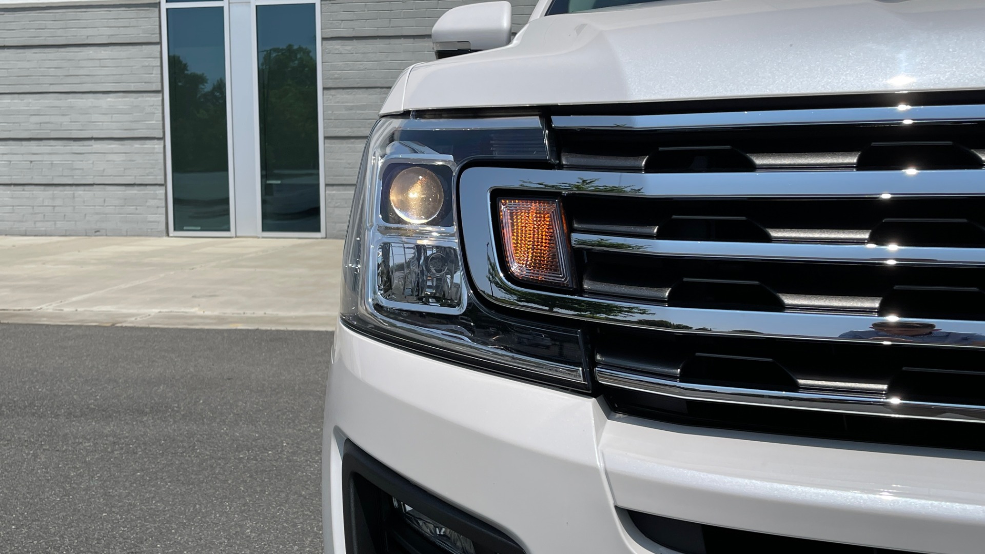 Used 2019 Ford EXPEDITION MAX XLT / 3.5L ECOBOOST / NAV / PANO-ROOF / 3-ROWS / REARVIEW for sale Sold at Formula Imports in Charlotte NC 28227 14