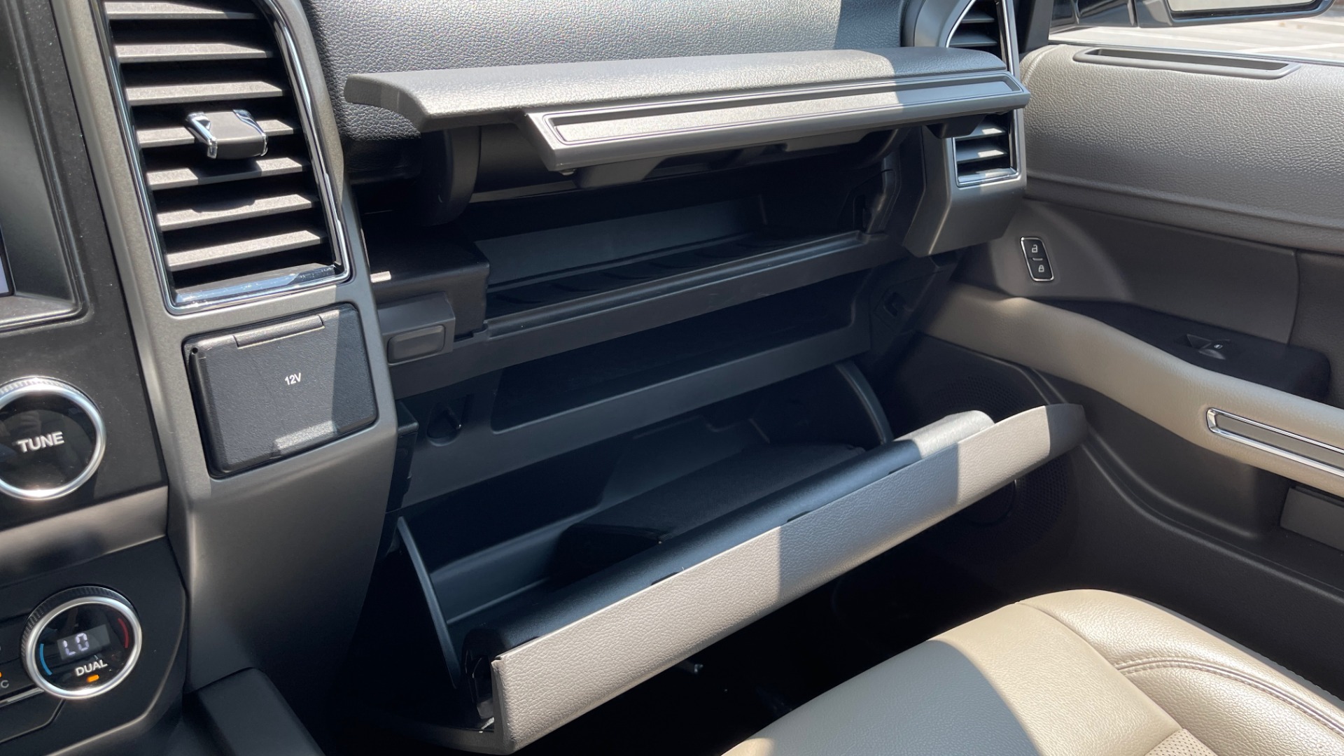 Used 2019 Ford EXPEDITION MAX XLT / 3.5L ECOBOOST / NAV / PANO-ROOF / 3-ROWS / REARVIEW for sale Sold at Formula Imports in Charlotte NC 28227 48