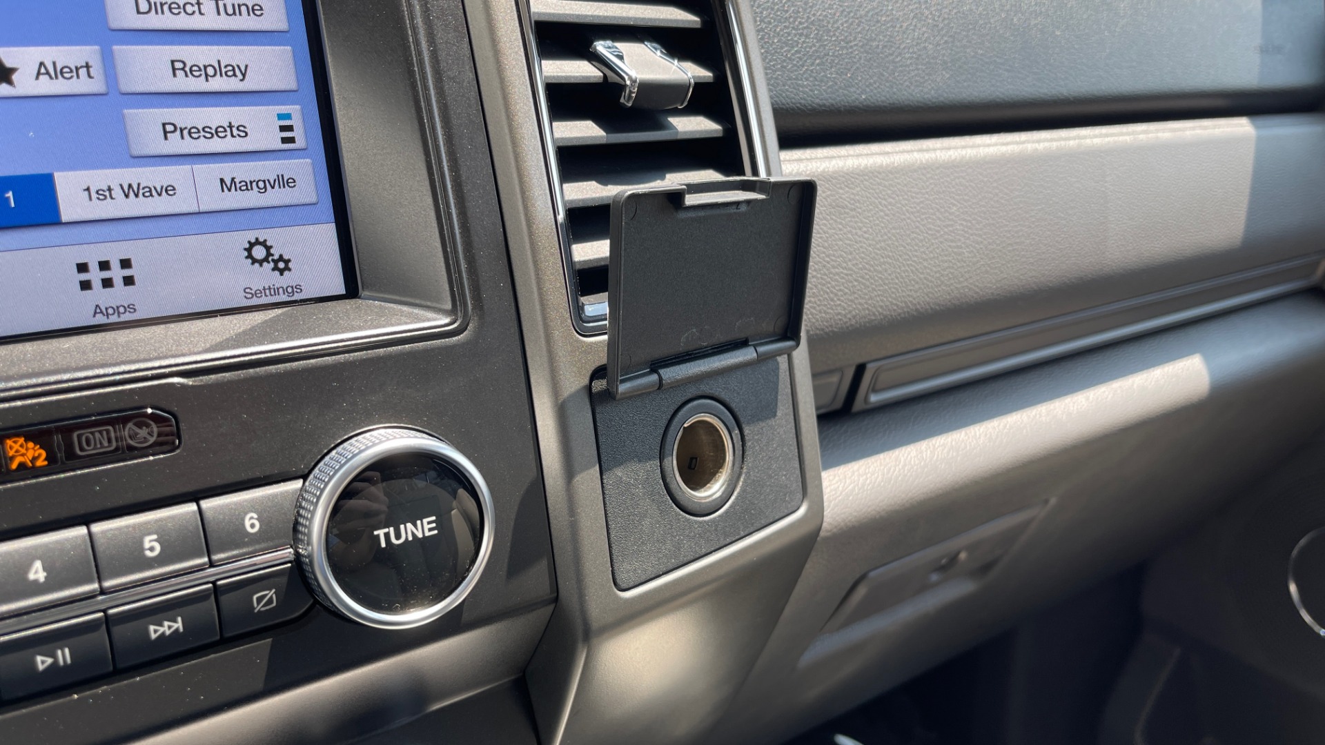 Used 2019 Ford EXPEDITION MAX XLT / 3.5L ECOBOOST / NAV / PANO-ROOF / 3-ROWS / REARVIEW for sale Sold at Formula Imports in Charlotte NC 28227 49