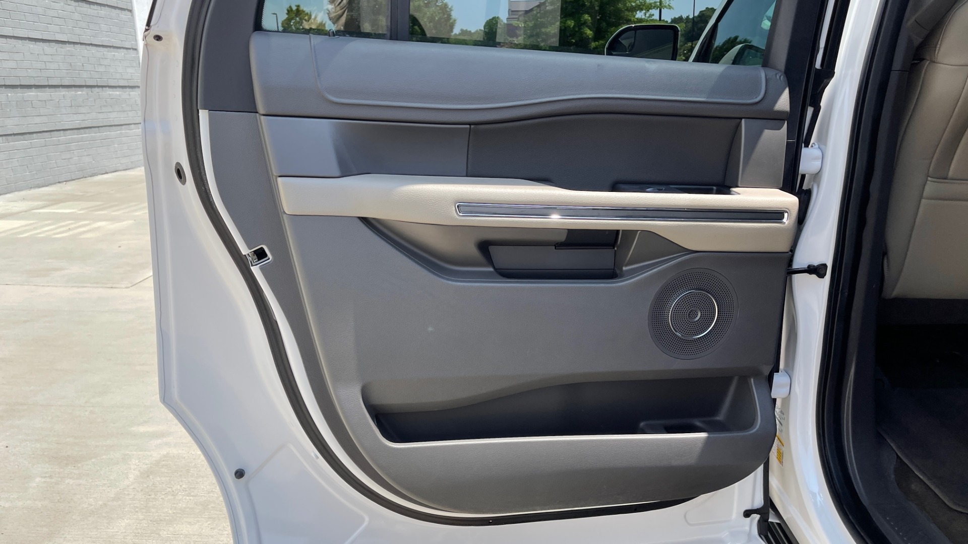 Used 2019 Ford EXPEDITION MAX XLT / 3.5L ECOBOOST / NAV / PANO-ROOF / 3-ROWS / REARVIEW for sale Sold at Formula Imports in Charlotte NC 28227 54