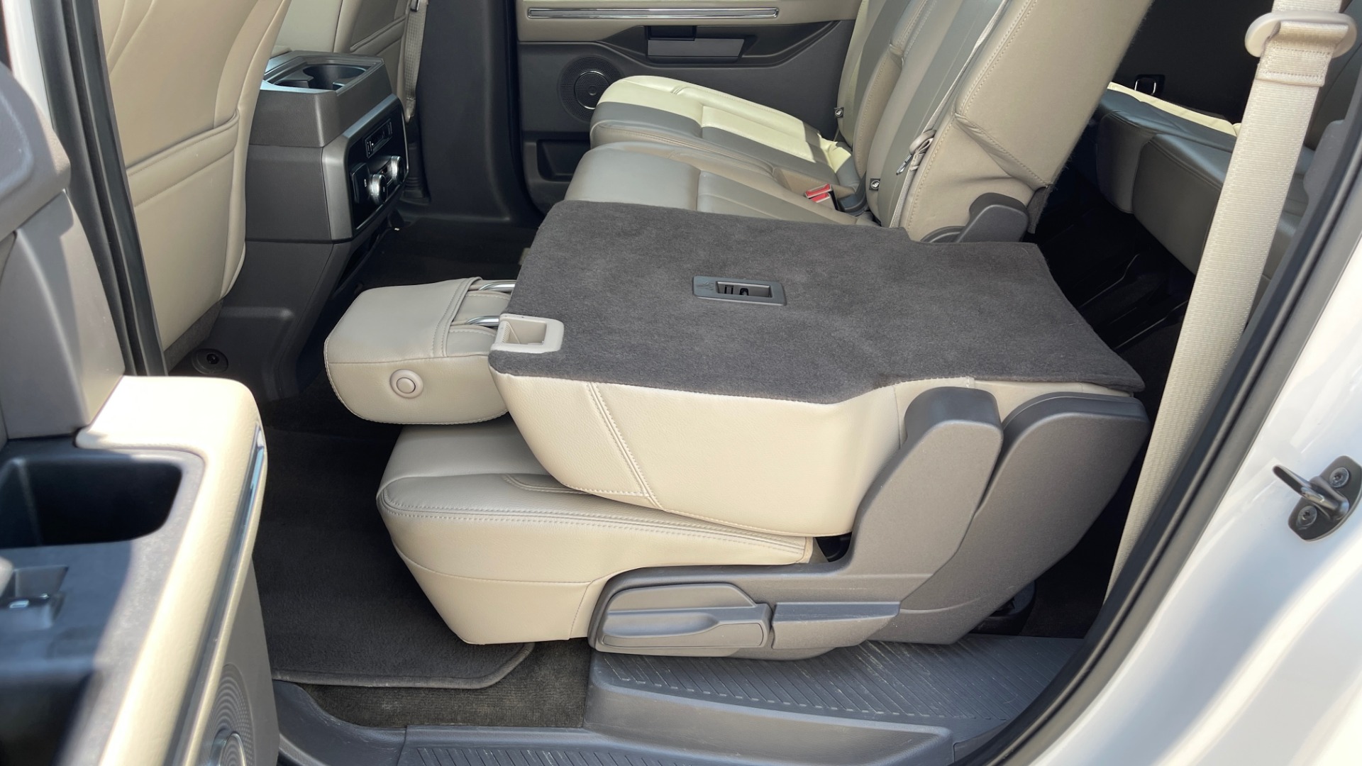 Used 2019 Ford EXPEDITION MAX XLT / 3.5L ECOBOOST / NAV / PANO-ROOF / 3-ROWS / REARVIEW for sale Sold at Formula Imports in Charlotte NC 28227 57