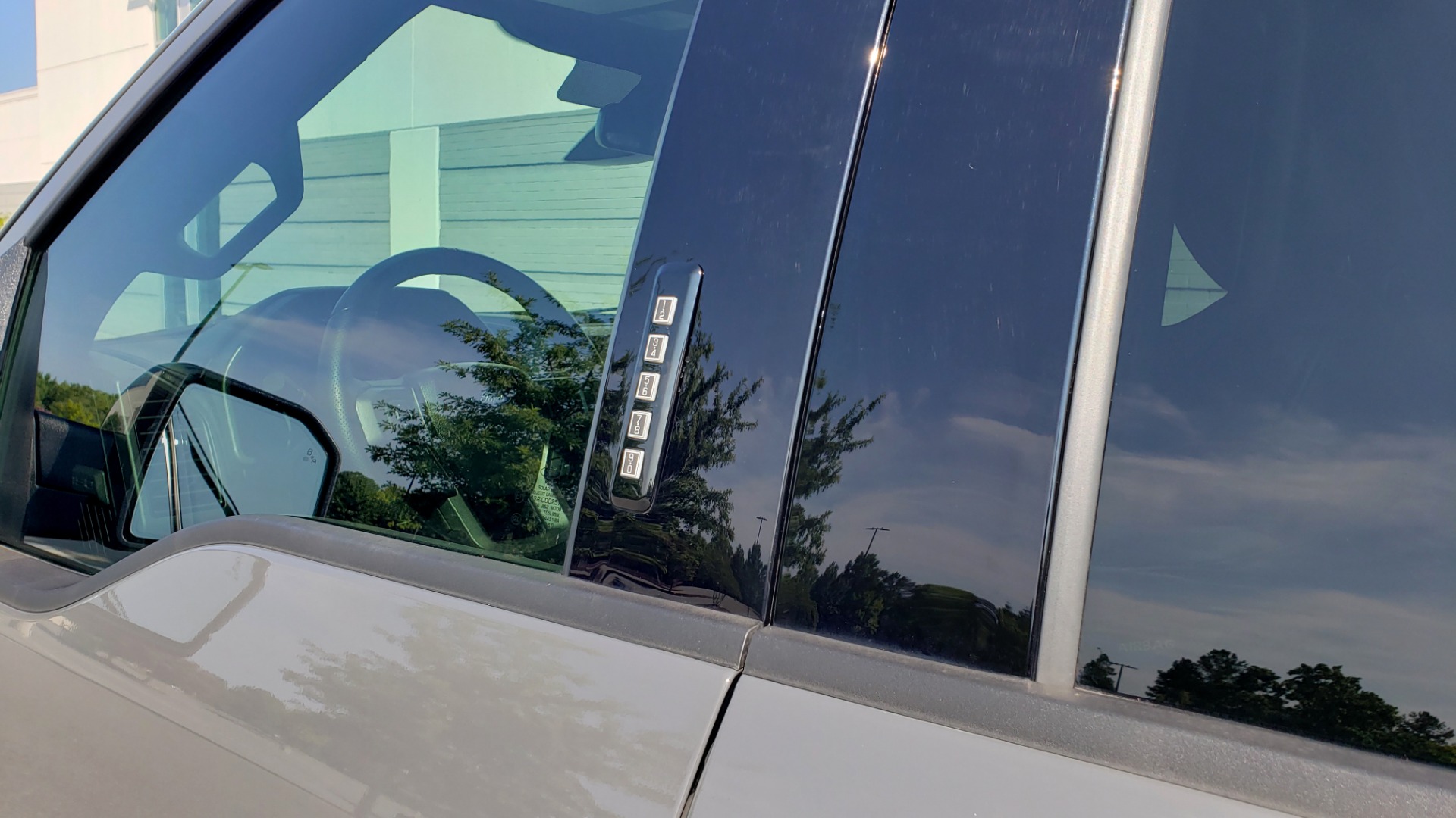 Used 2018 Ford F-150 RAPTOR 4X4 SUPERCREW / NAV / PANO-ROOF / REARVIEW for sale Sold at Formula Imports in Charlotte NC 28227 14