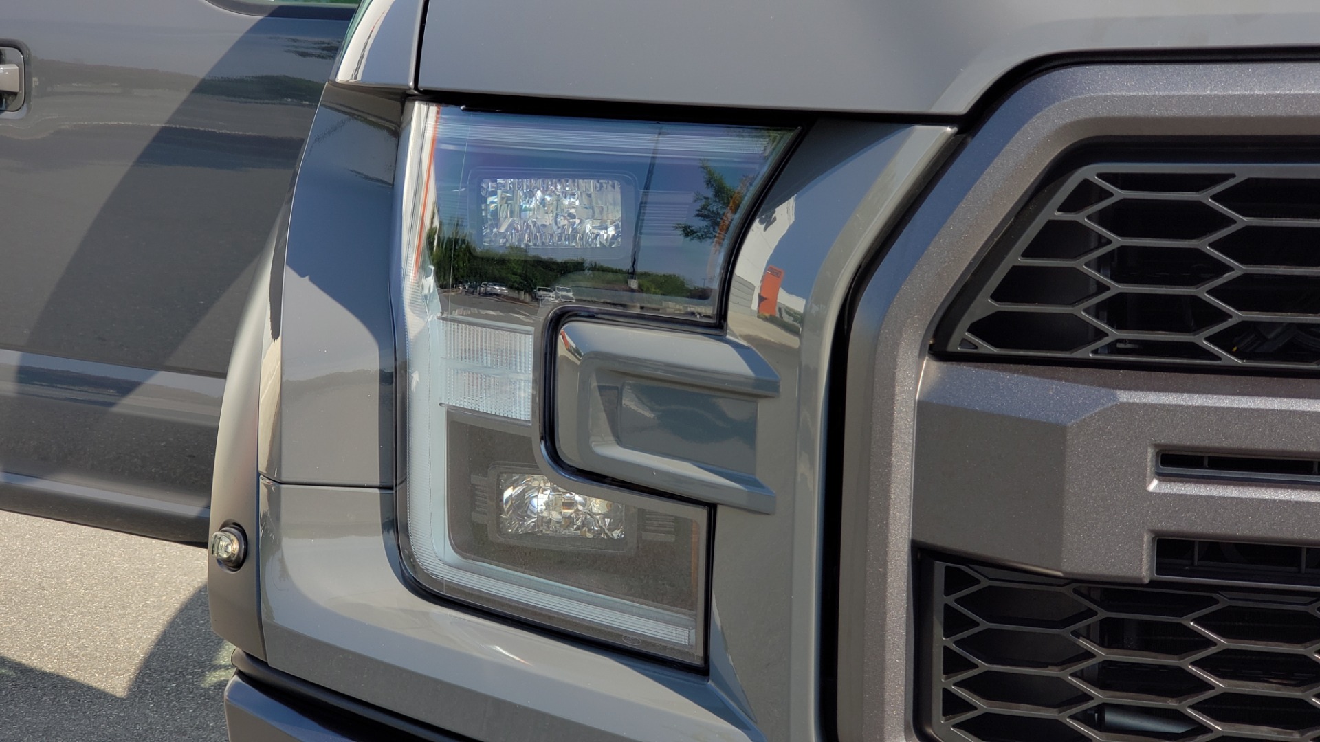Used 2018 Ford F-150 RAPTOR 4X4 SUPERCREW / NAV / PANO-ROOF / REARVIEW for sale Sold at Formula Imports in Charlotte NC 28227 24