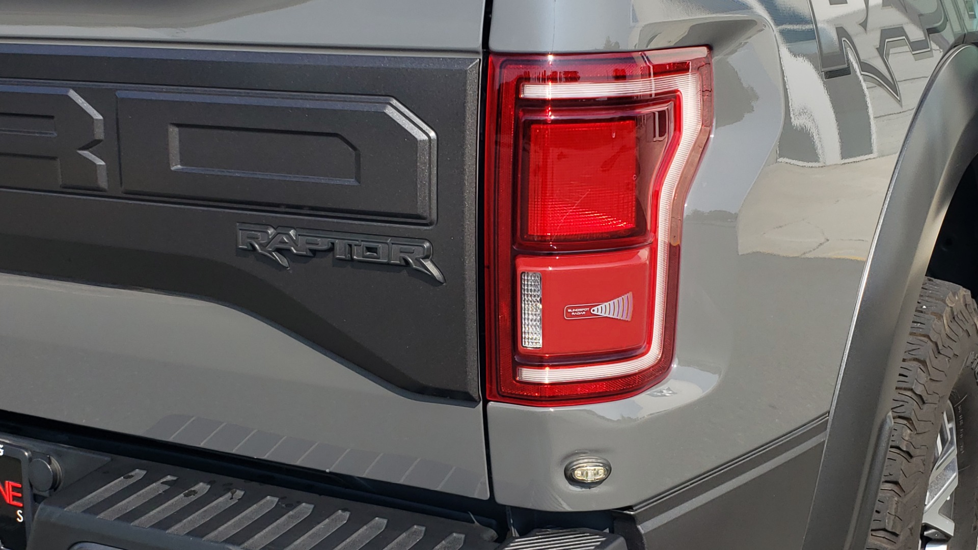 Used 2018 Ford F-150 RAPTOR 4X4 SUPERCREW / NAV / PANO-ROOF / REARVIEW for sale Sold at Formula Imports in Charlotte NC 28227 34