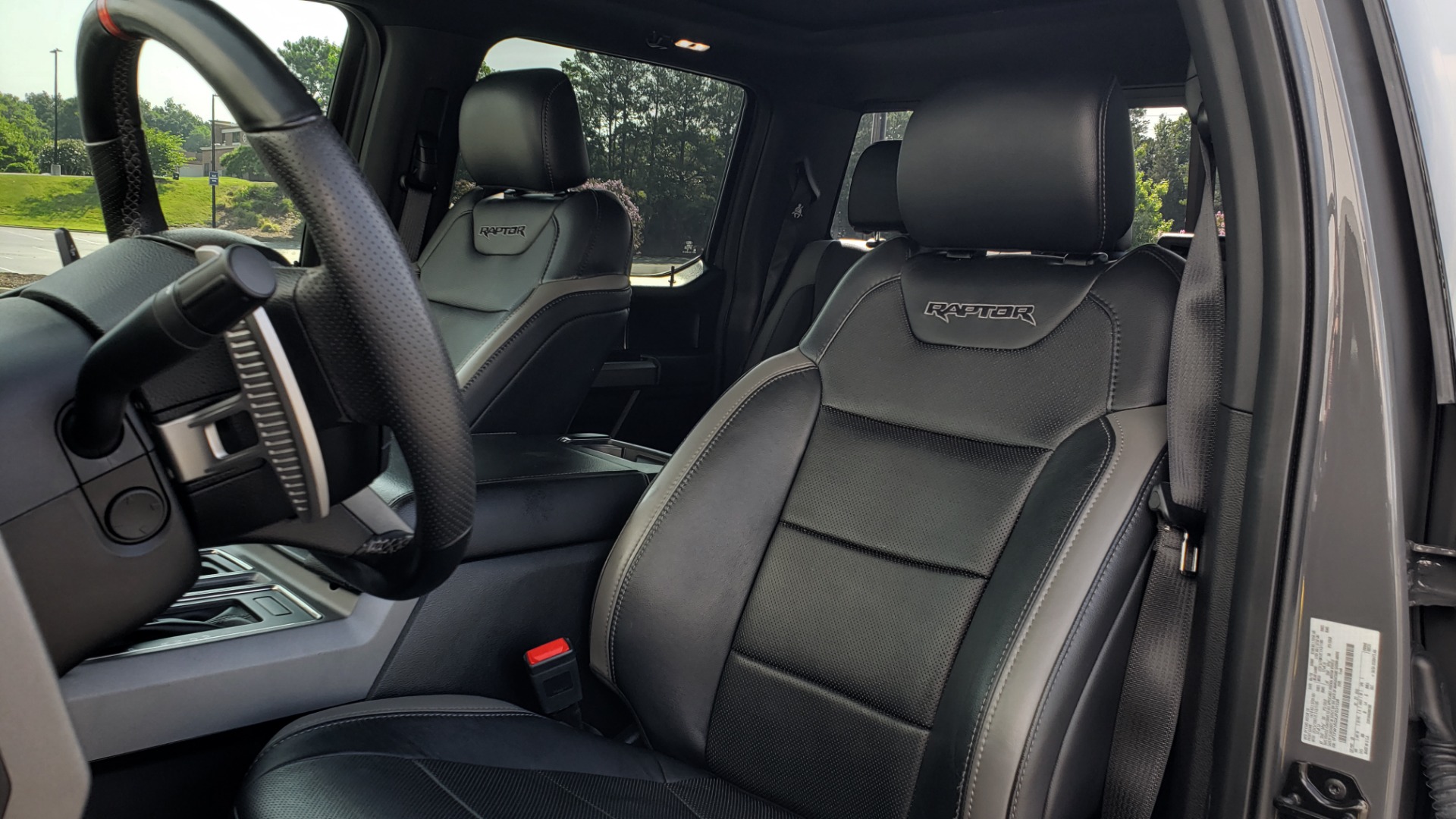 Used 2018 Ford F-150 RAPTOR 4X4 SUPERCREW / NAV / PANO-ROOF / REARVIEW for sale Sold at Formula Imports in Charlotte NC 28227 40